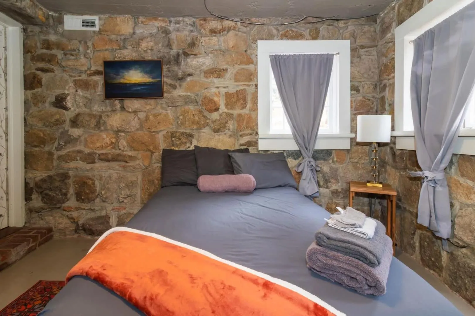 Bed in Royal in Columbus- Midtown Columbus Castle