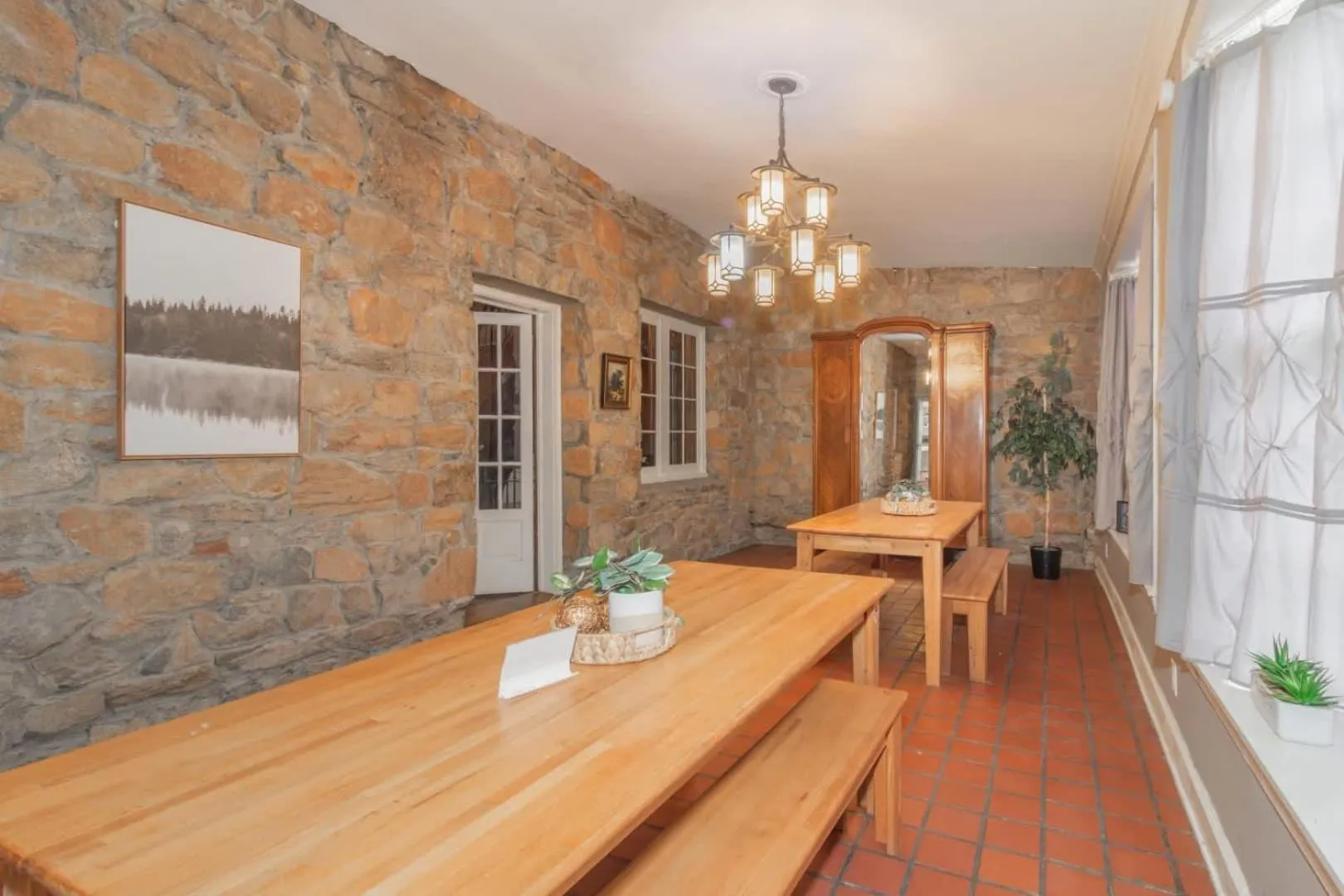 Royal in Columbus- Midtown Columbus Castle