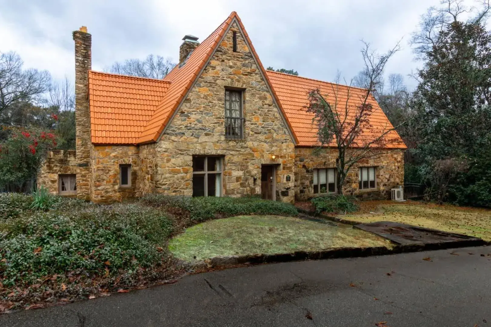 Royal in Columbus- Midtown Columbus Castle Royal in Columbus- Midtown Columbus Castle