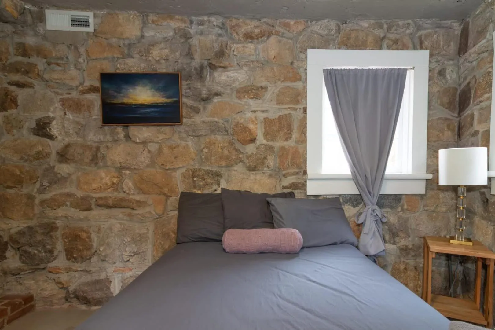 Bed in Royal in Columbus- Midtown Columbus Castle