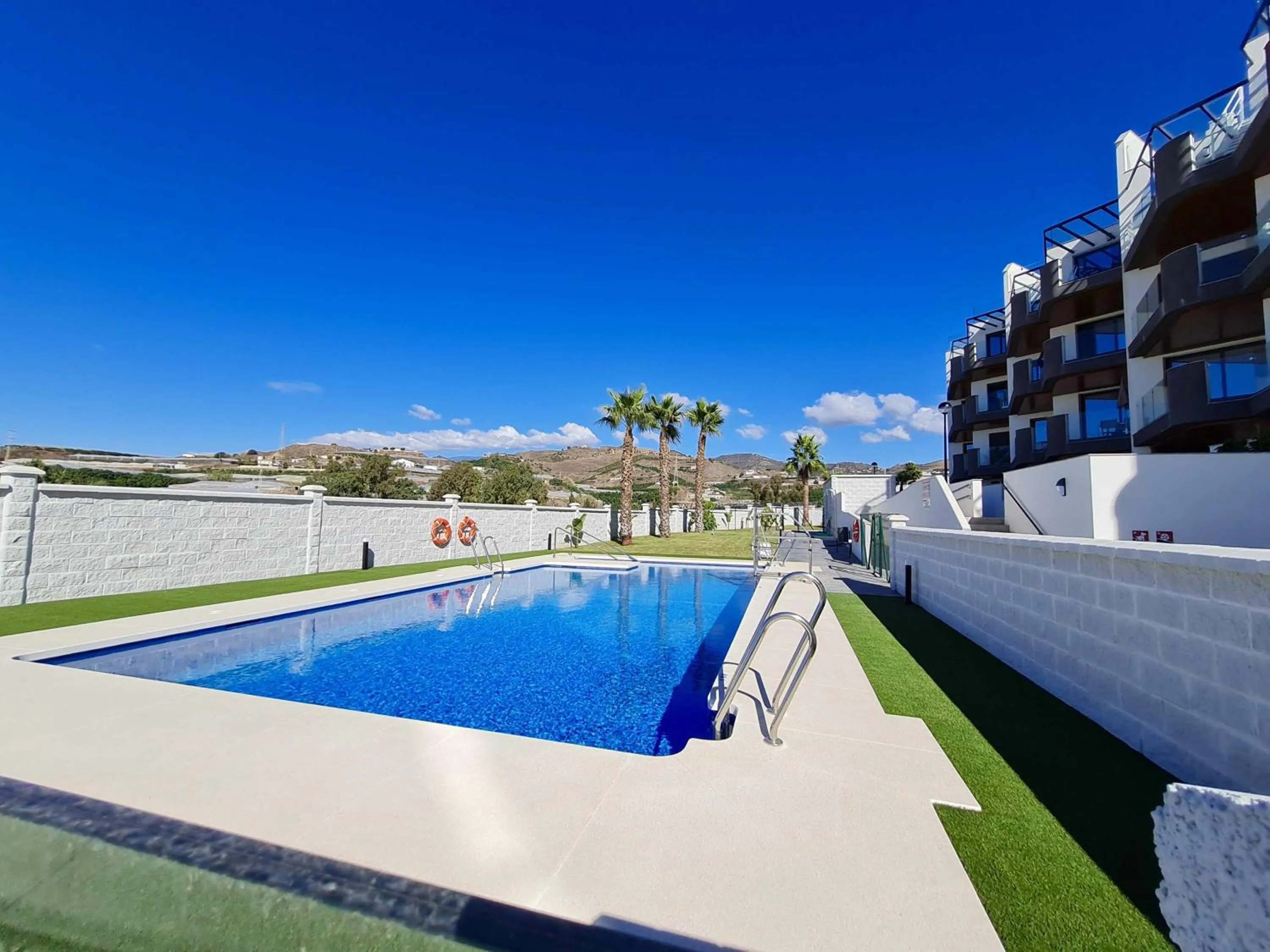 Swimming pool in Gran terraza en Marinsa Beach Torrox