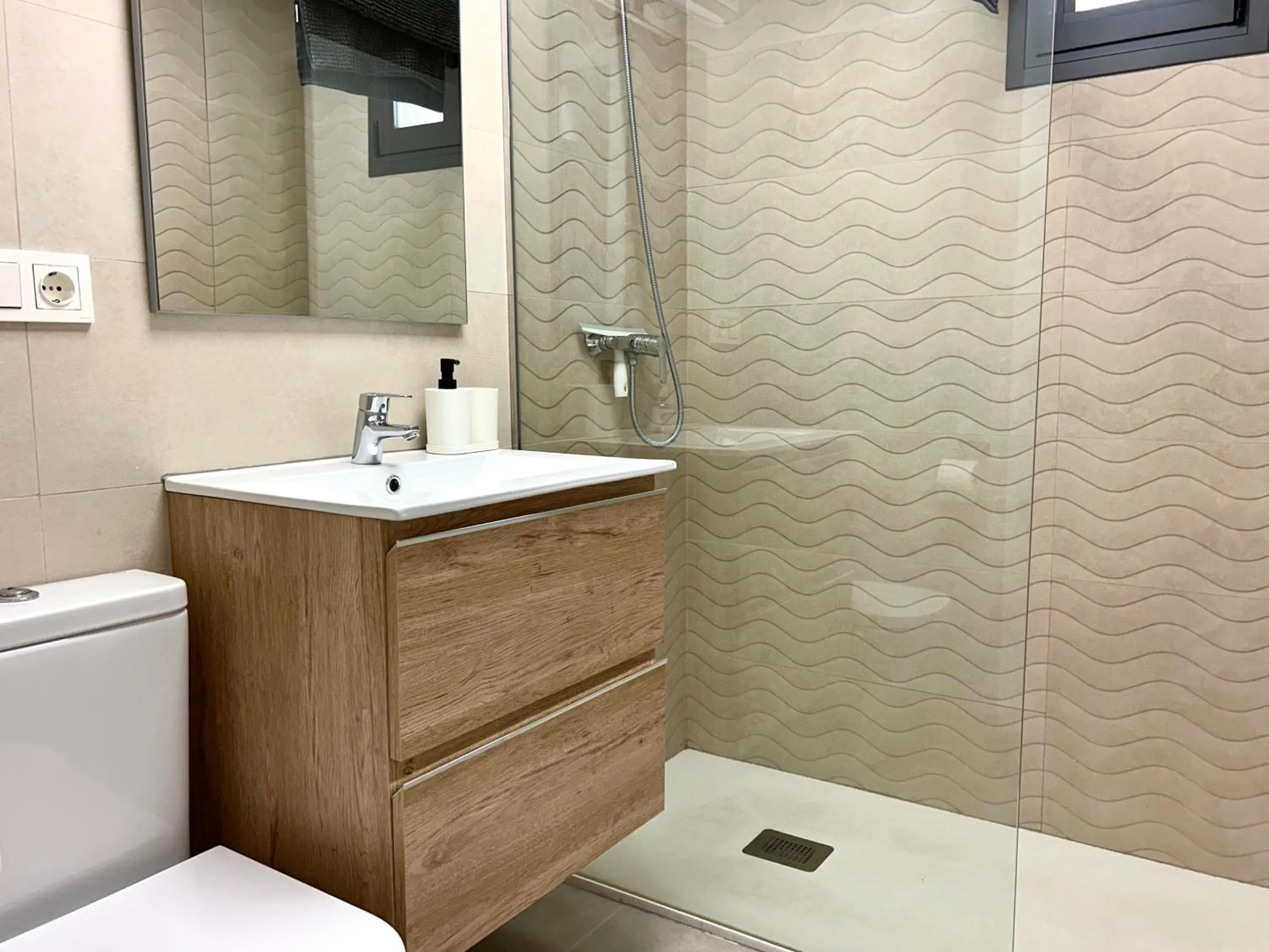 Shower in Gran terraza en Marinsa Beach Torrox