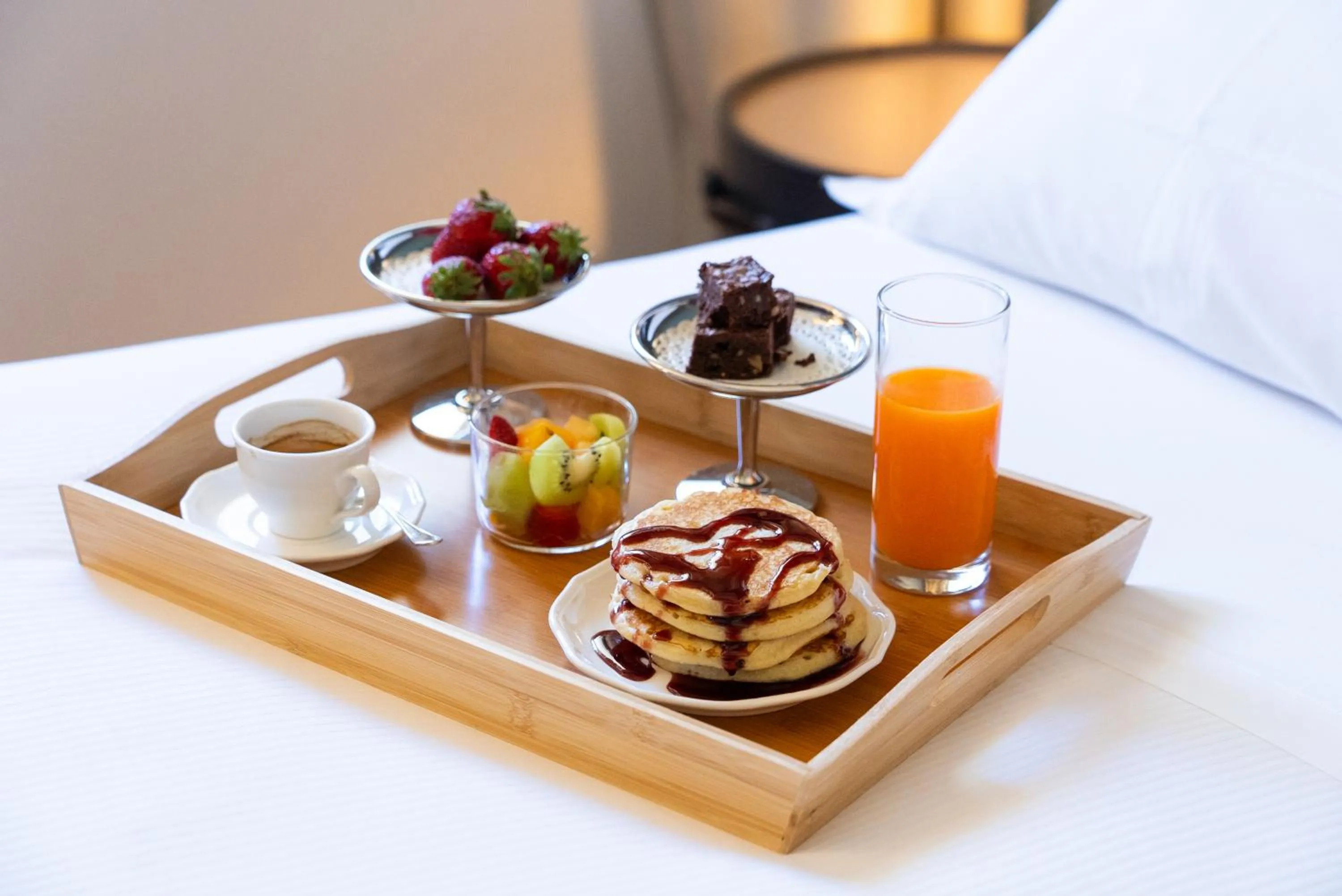 Continental breakfast, Bed in Hotel Regina