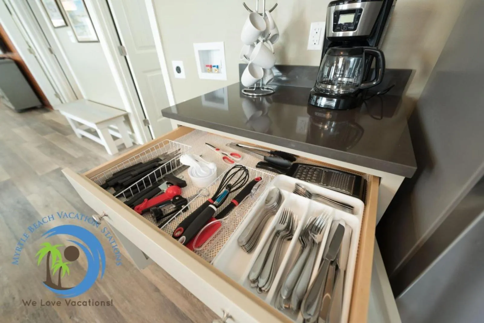 Property building in Cg Cottage Down