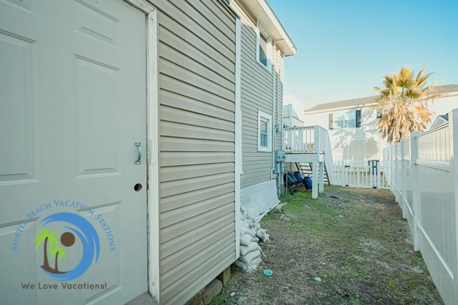 Property building in Cg Cottage Down