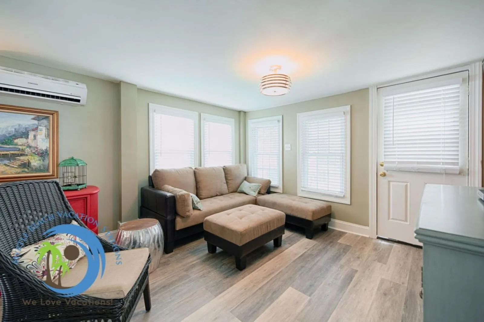 Property building in Cg Cottage Down