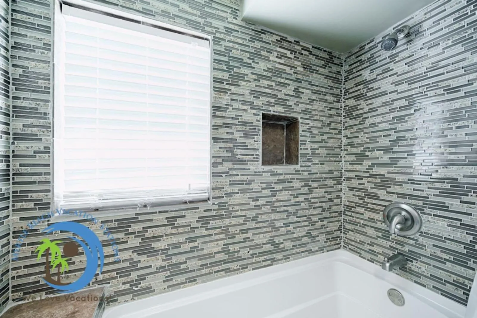 Property building in Cg Cottage Down