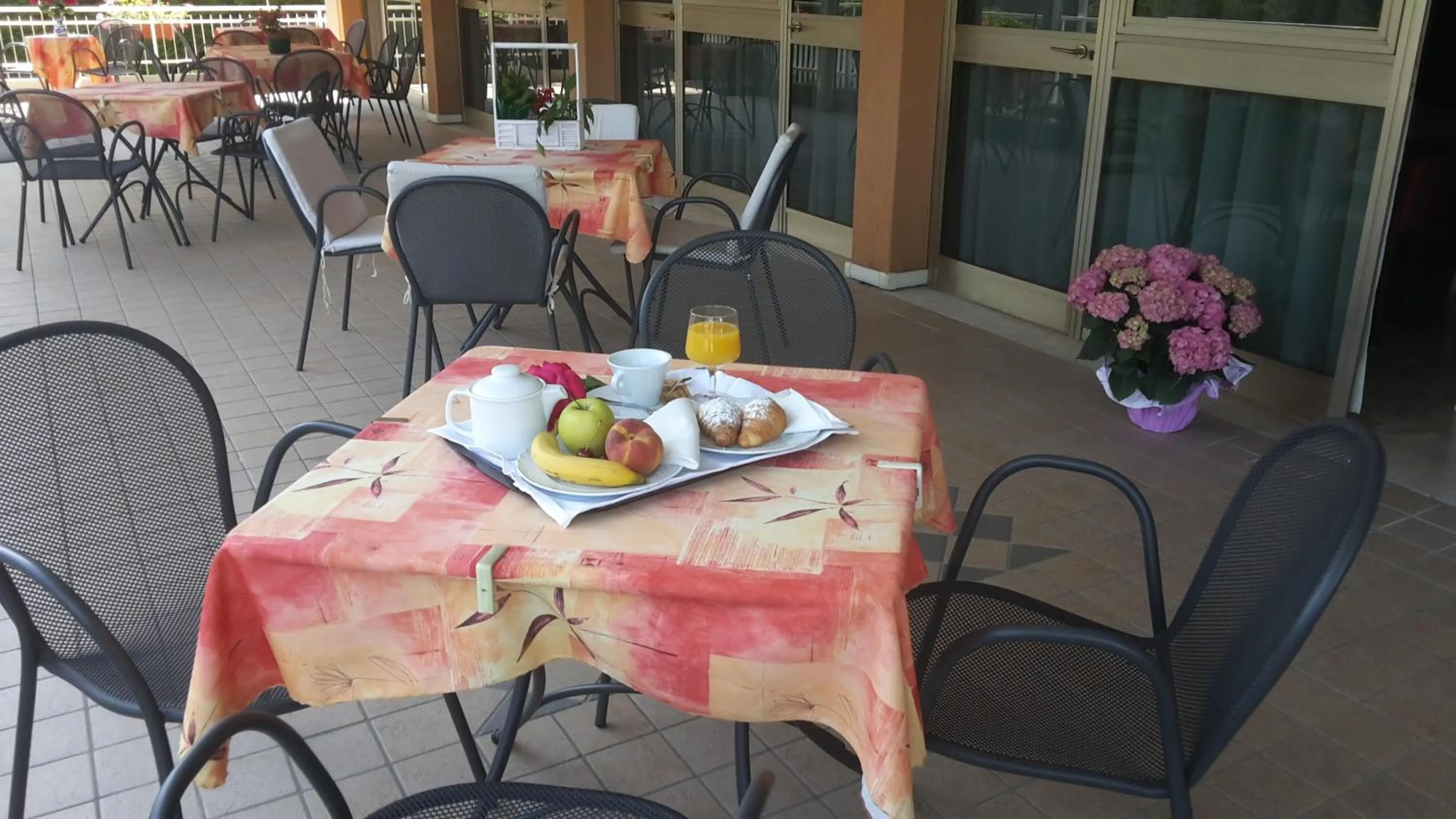 Italian breakfast in Hotel Garden Ristorante