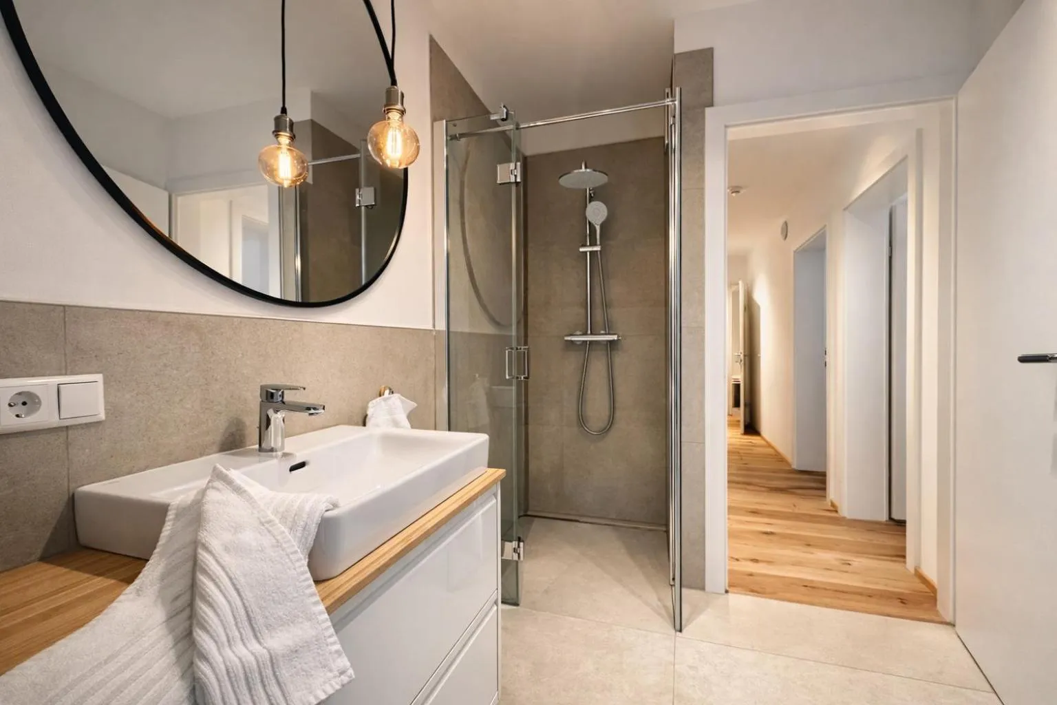 Shower, Bed in Da Alois - Alpine Premium Apartments