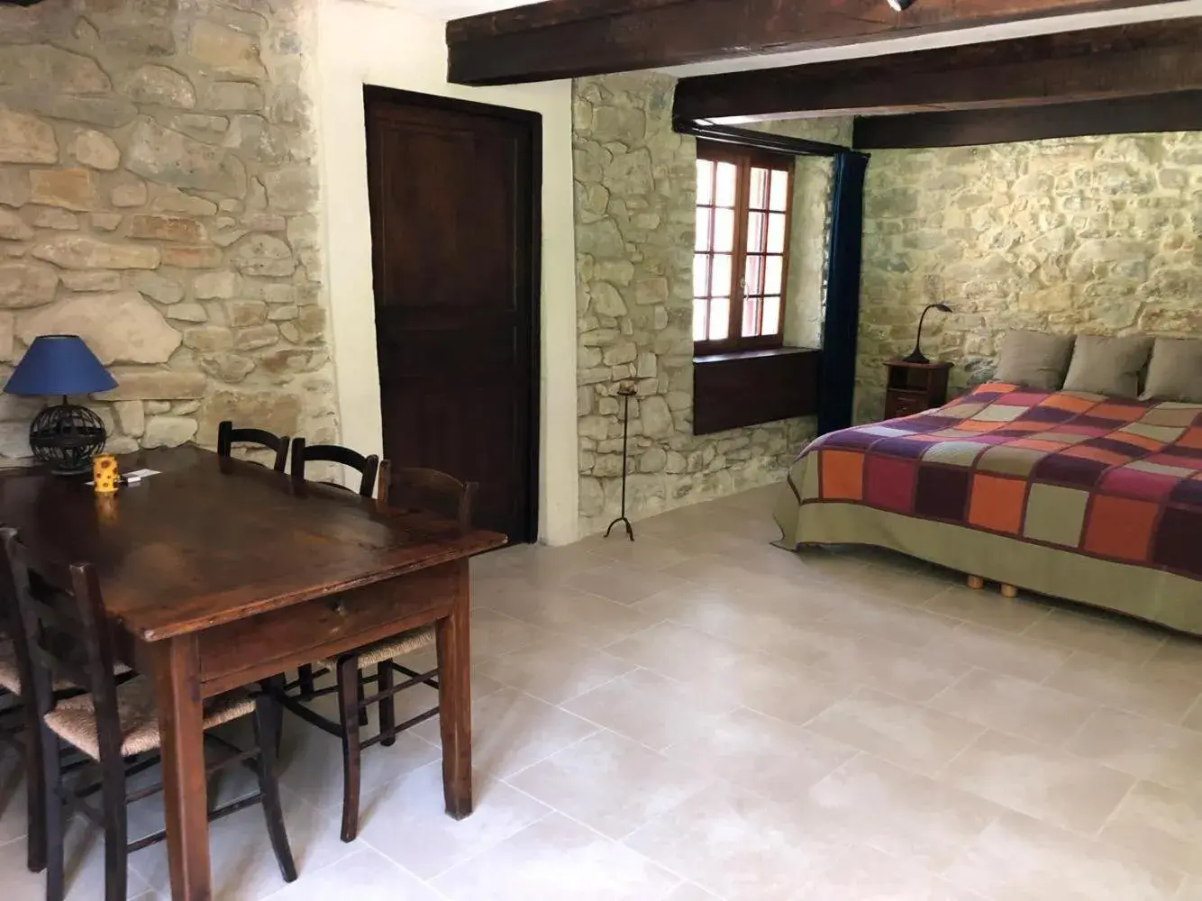 Triple Room with Private Bathroom in Weekend en Provence Triple Room with Private Bathroom in Weekend en Provence