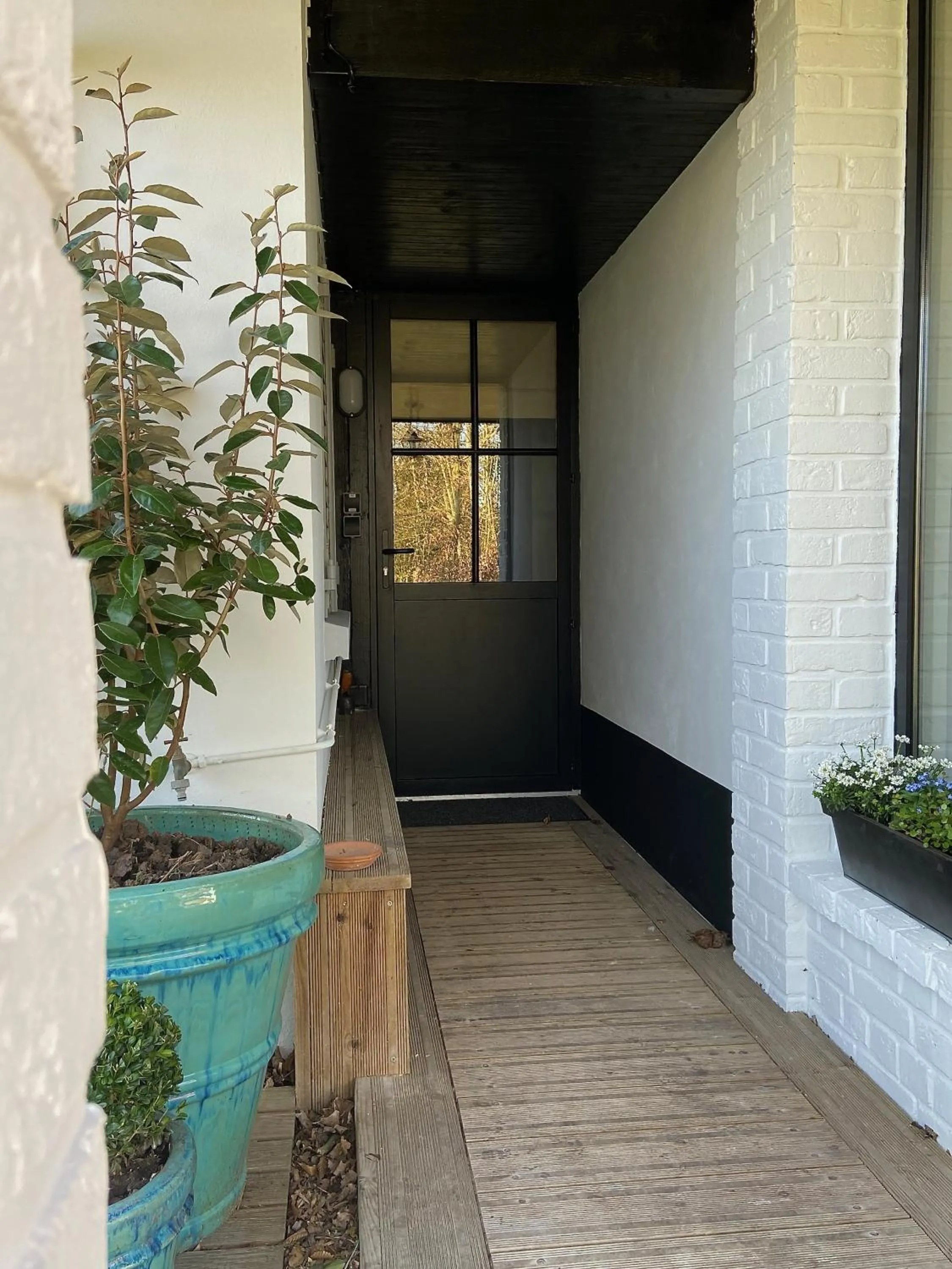 Facade/entrance in Un matin de mai