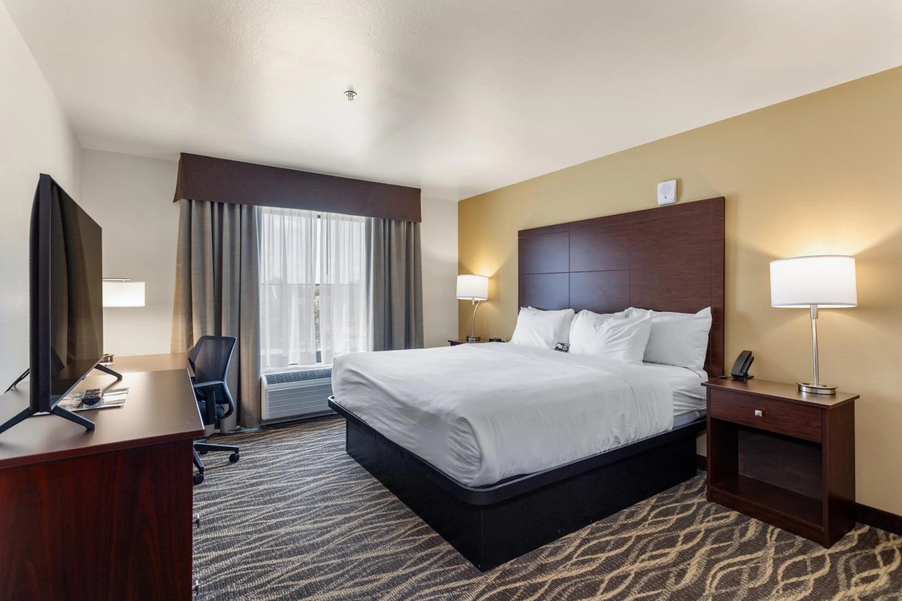 Bed in Cobblestone Hotel & Suites - De Pere Green Bay