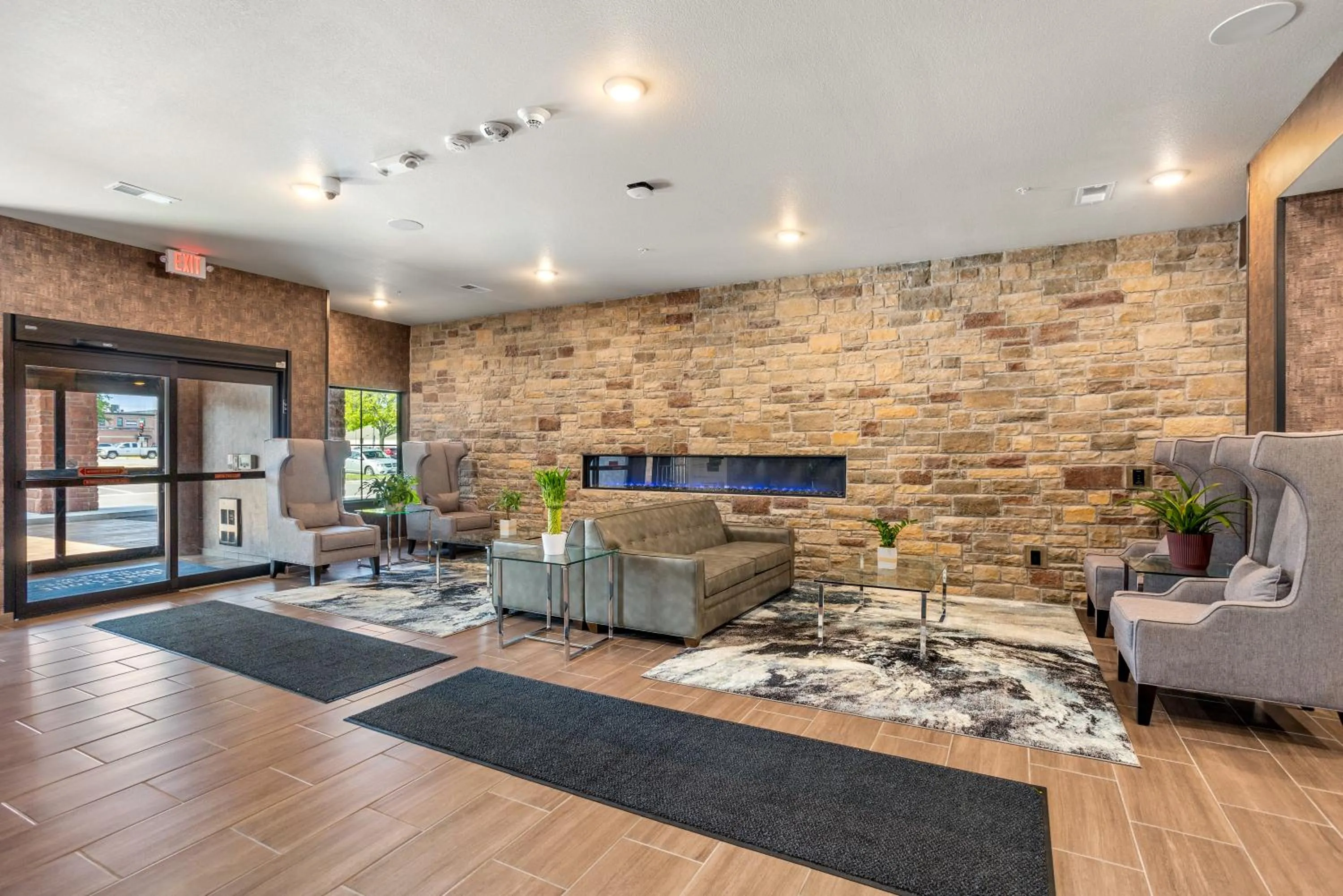 Lobby or reception in Cobblestone Hotel & Suites - De Pere Green Bay