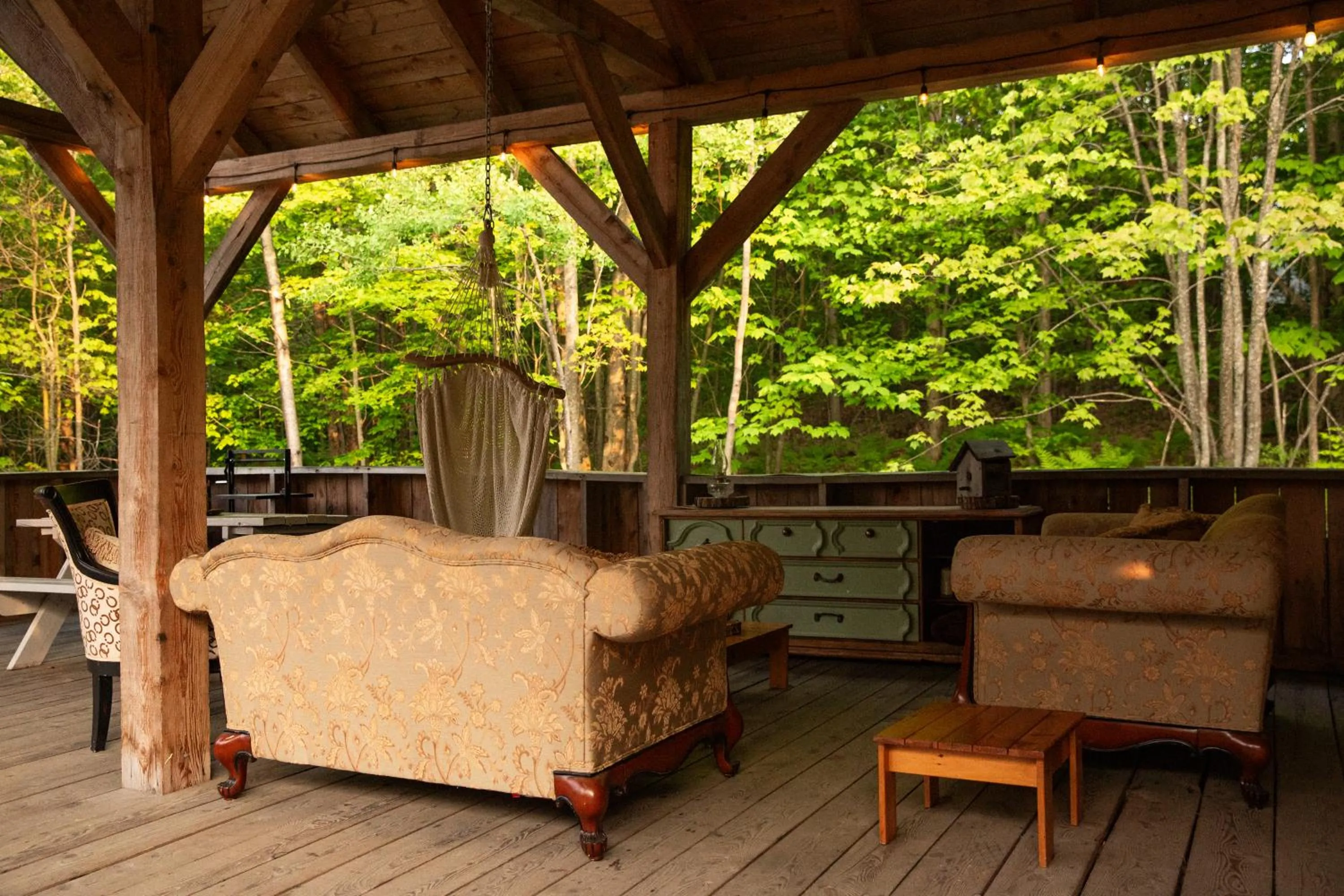 Communal lounge/ TV room in Station Chene rouge