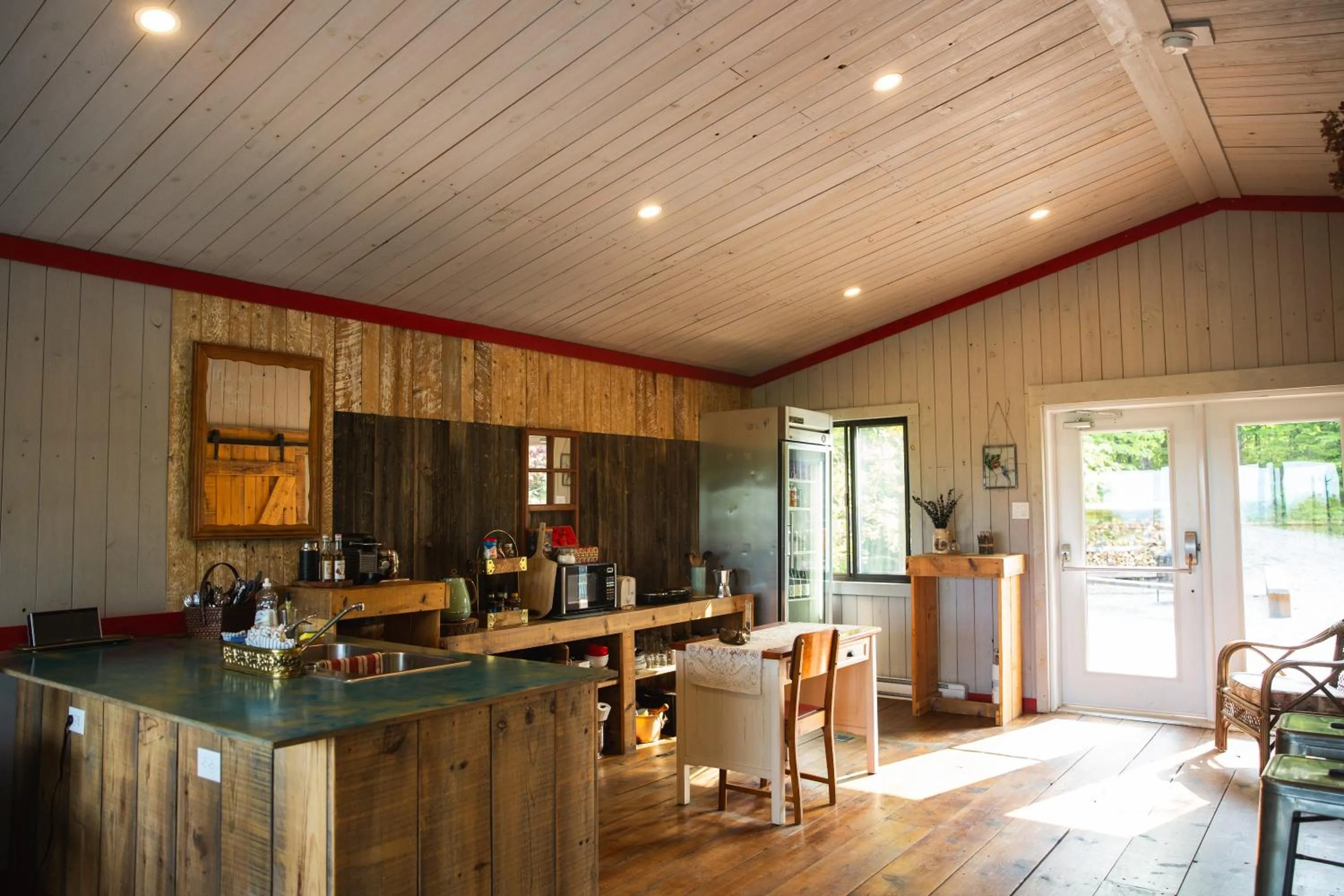 Communal kitchen in Station Chene rouge