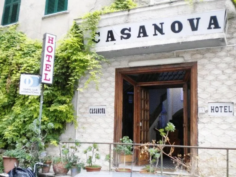 Facade/entrance in Hotel Casanova