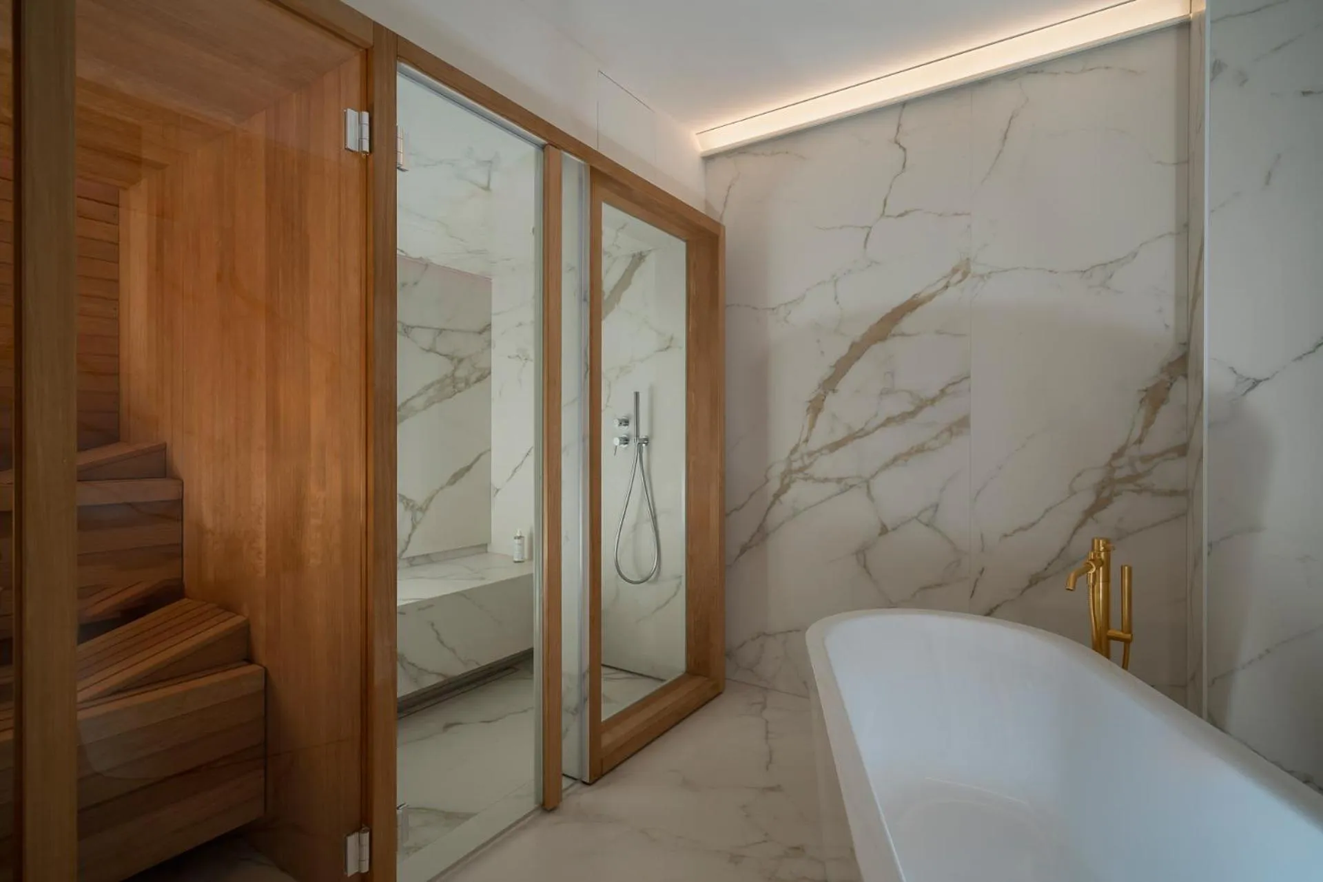 Steam room, Bed in Hotel Regina