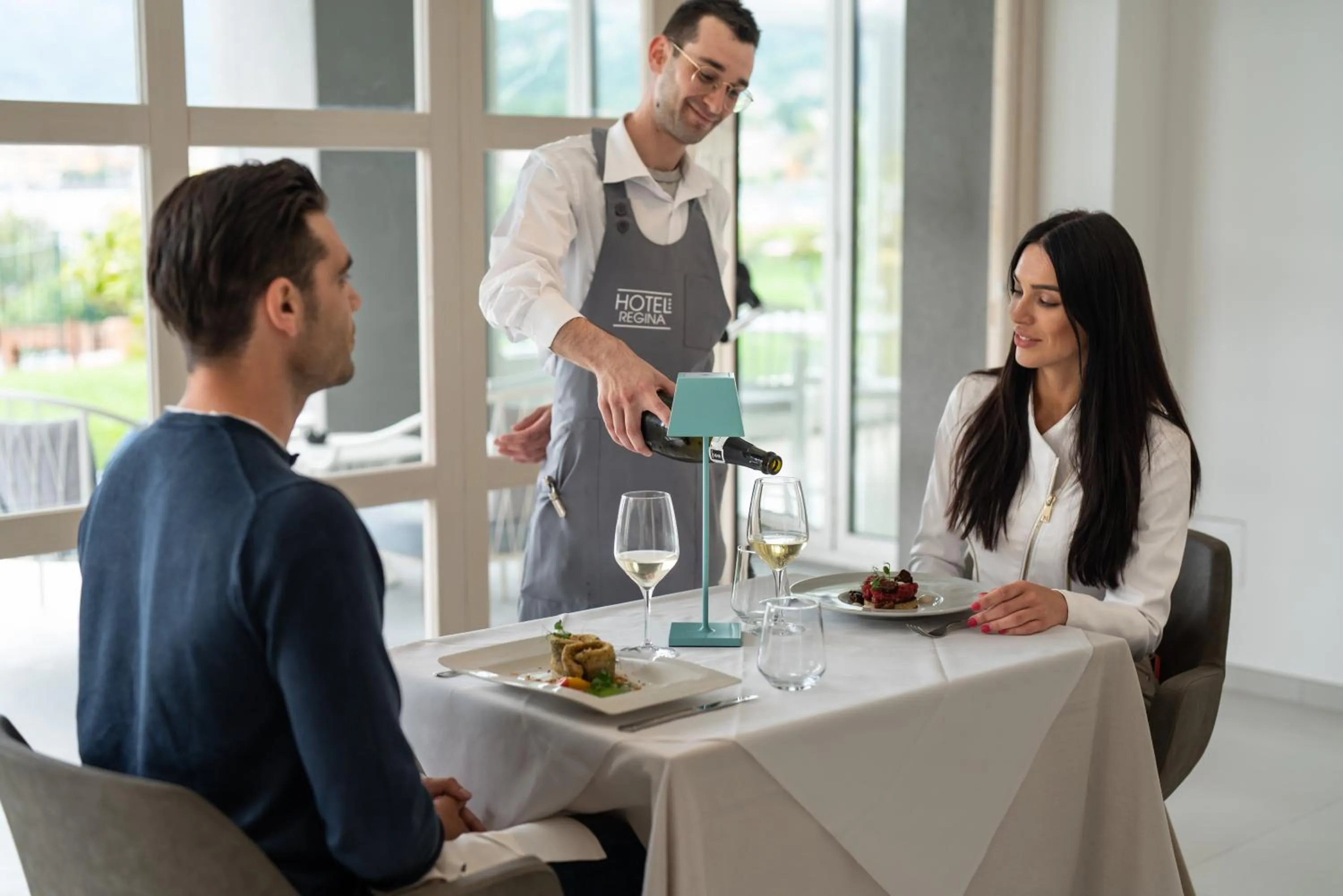 Restaurant/places to eat in Hotel Regina