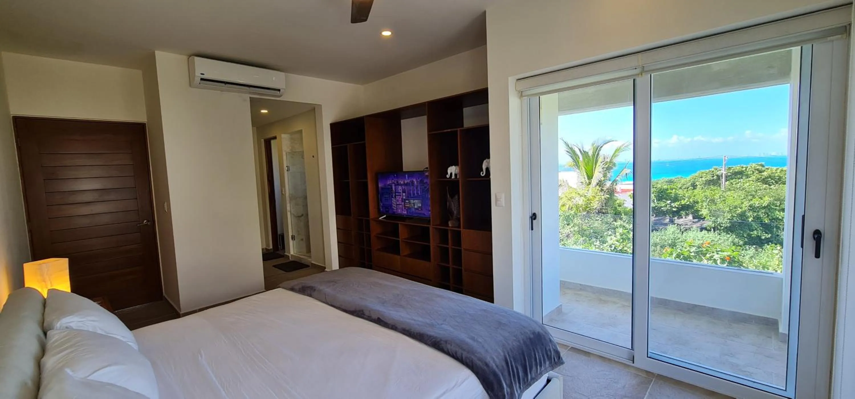 Bedroom, Bed in CASA REYES Stunning Rooftop Oceanview