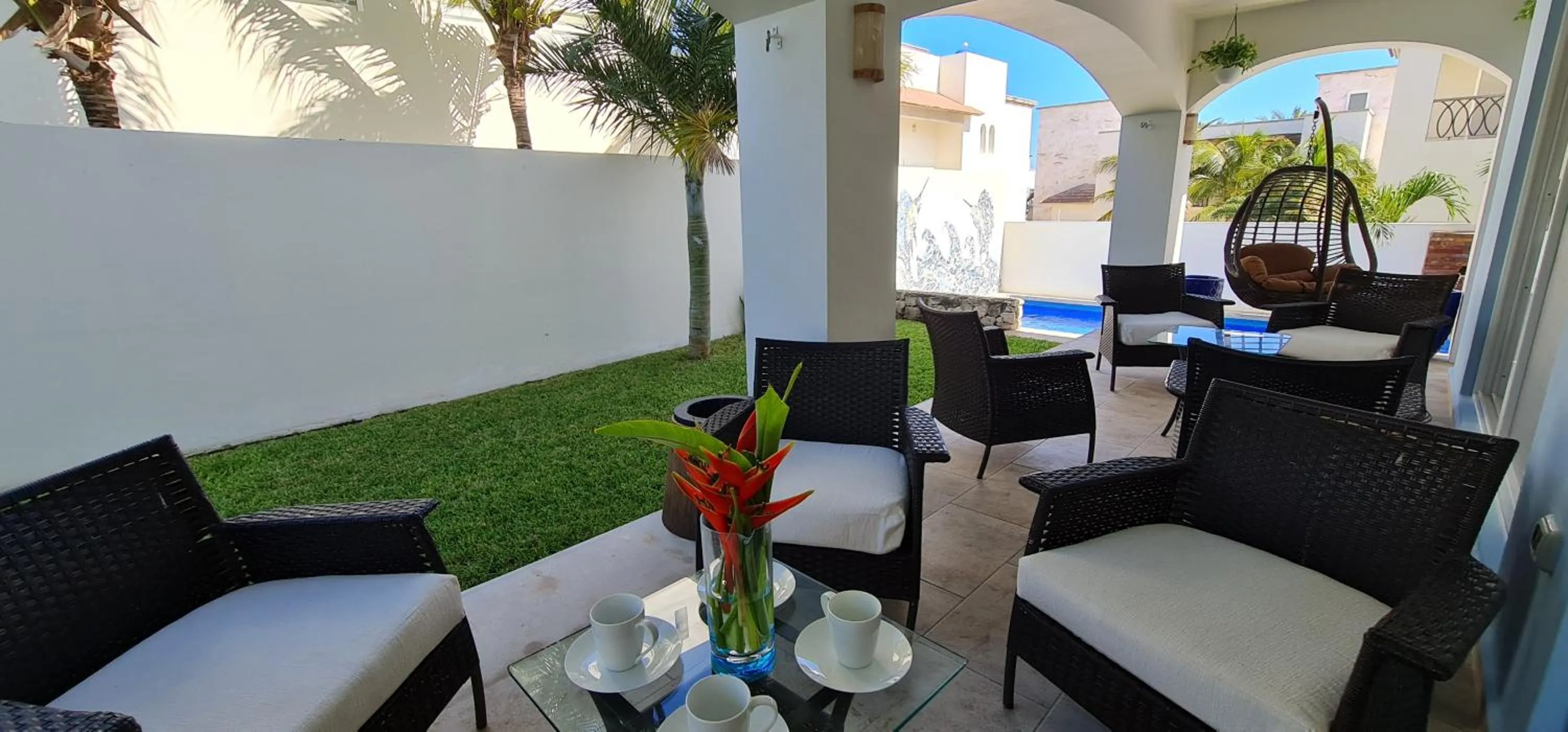Balcony/Terrace in CASA REYES Stunning Rooftop Oceanview