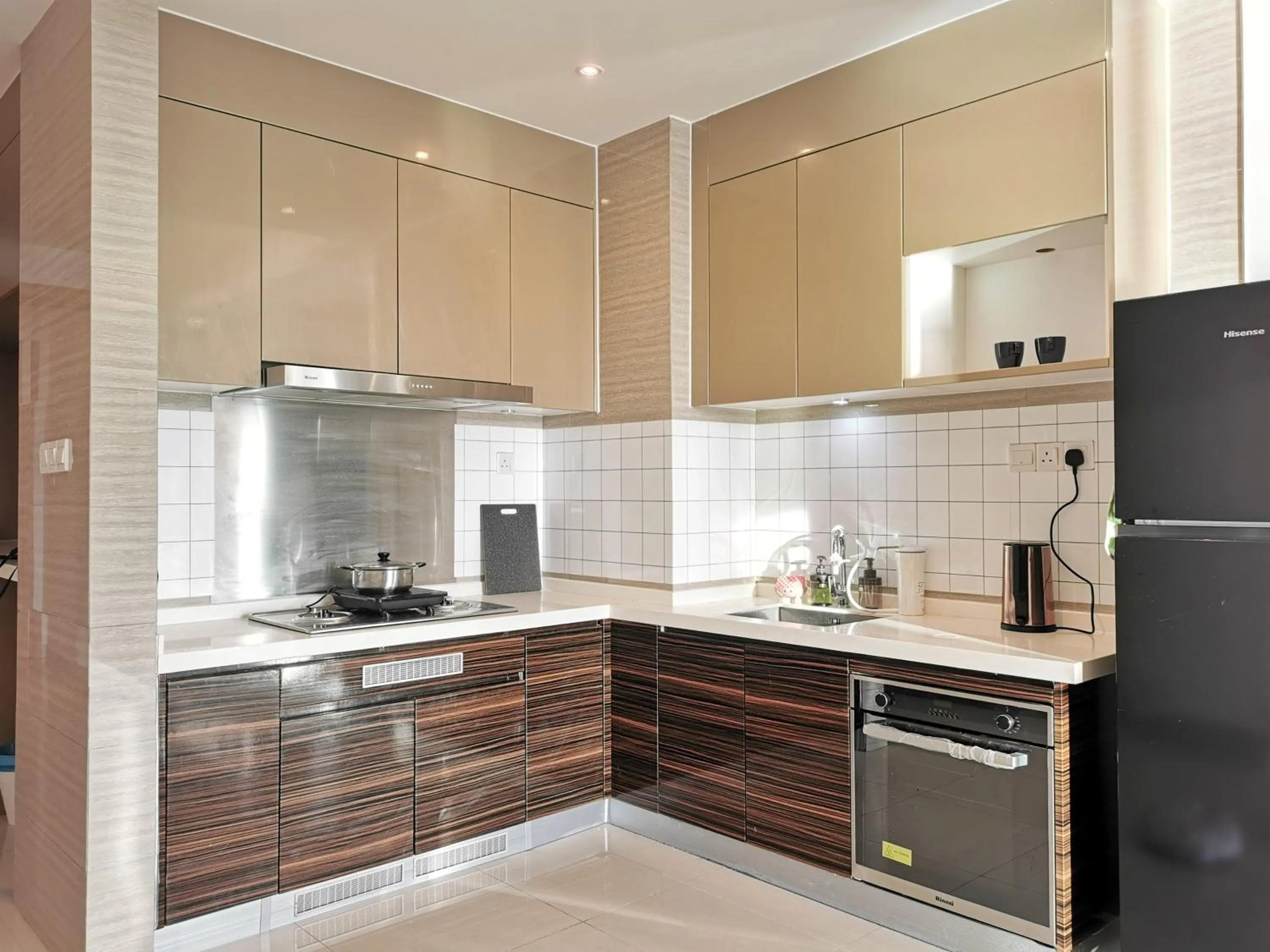 Kitchen or kitchenette in Yussy Homestay at R&F Princess Cove