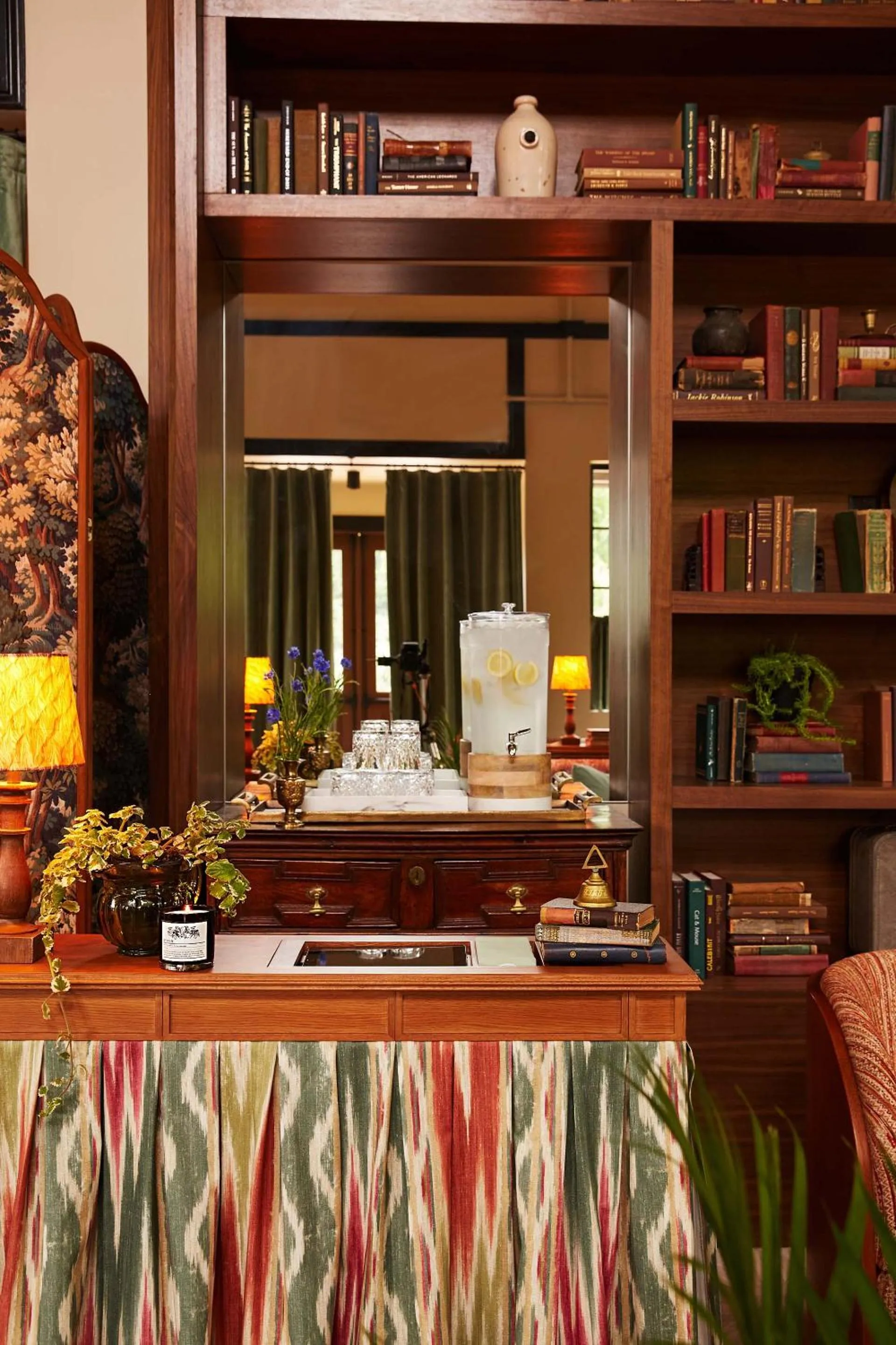 Communal lounge/ TV room in Berkshires Untold