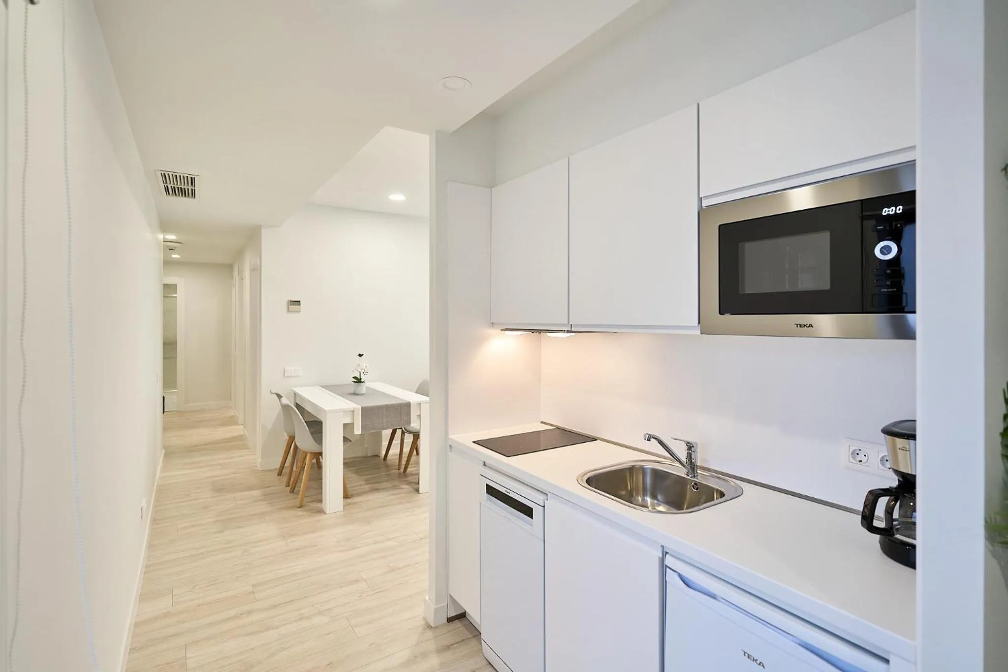 Dining area in Inés Luna Suites
