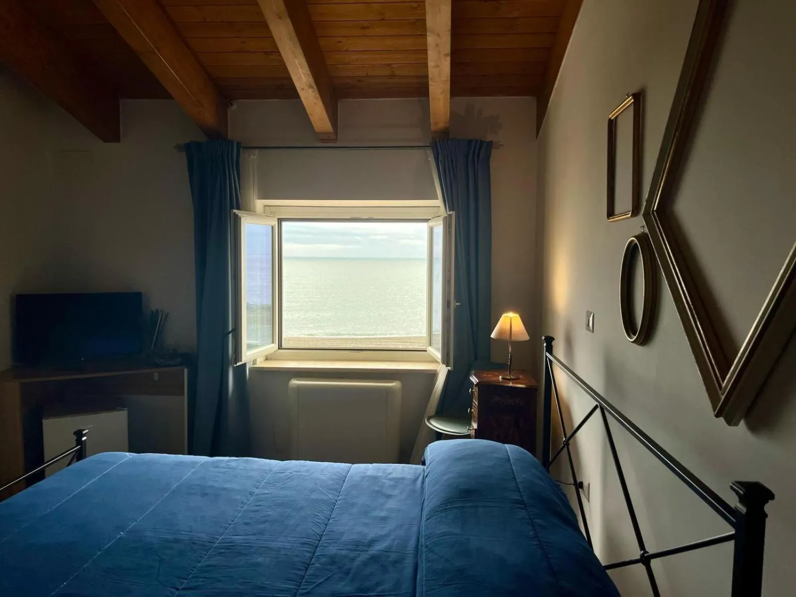 Bed in Nottola B&B