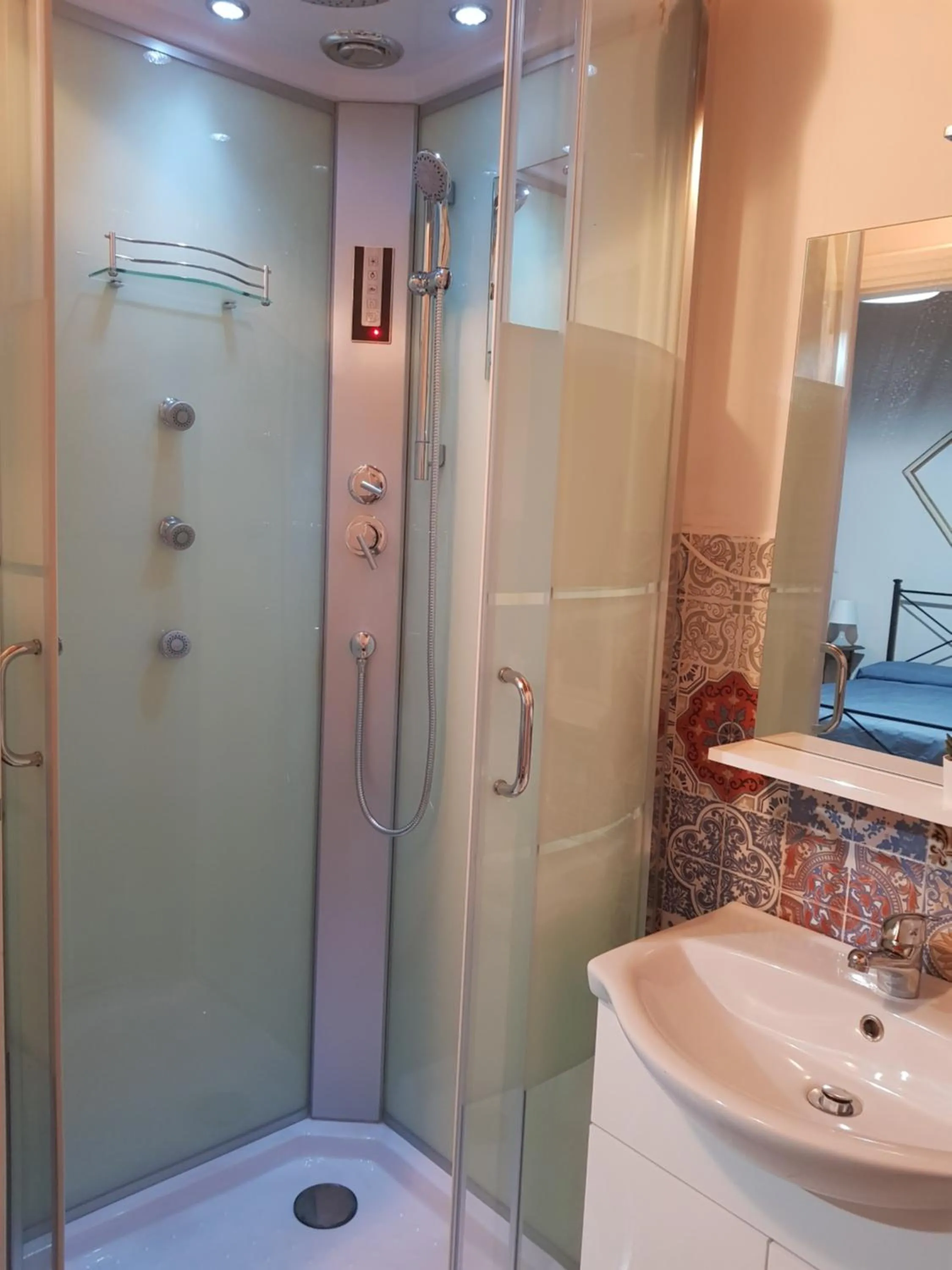 Shower in Nottola B&B