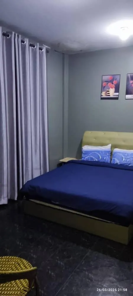 Bedroom, Bed in Hotel Oasis