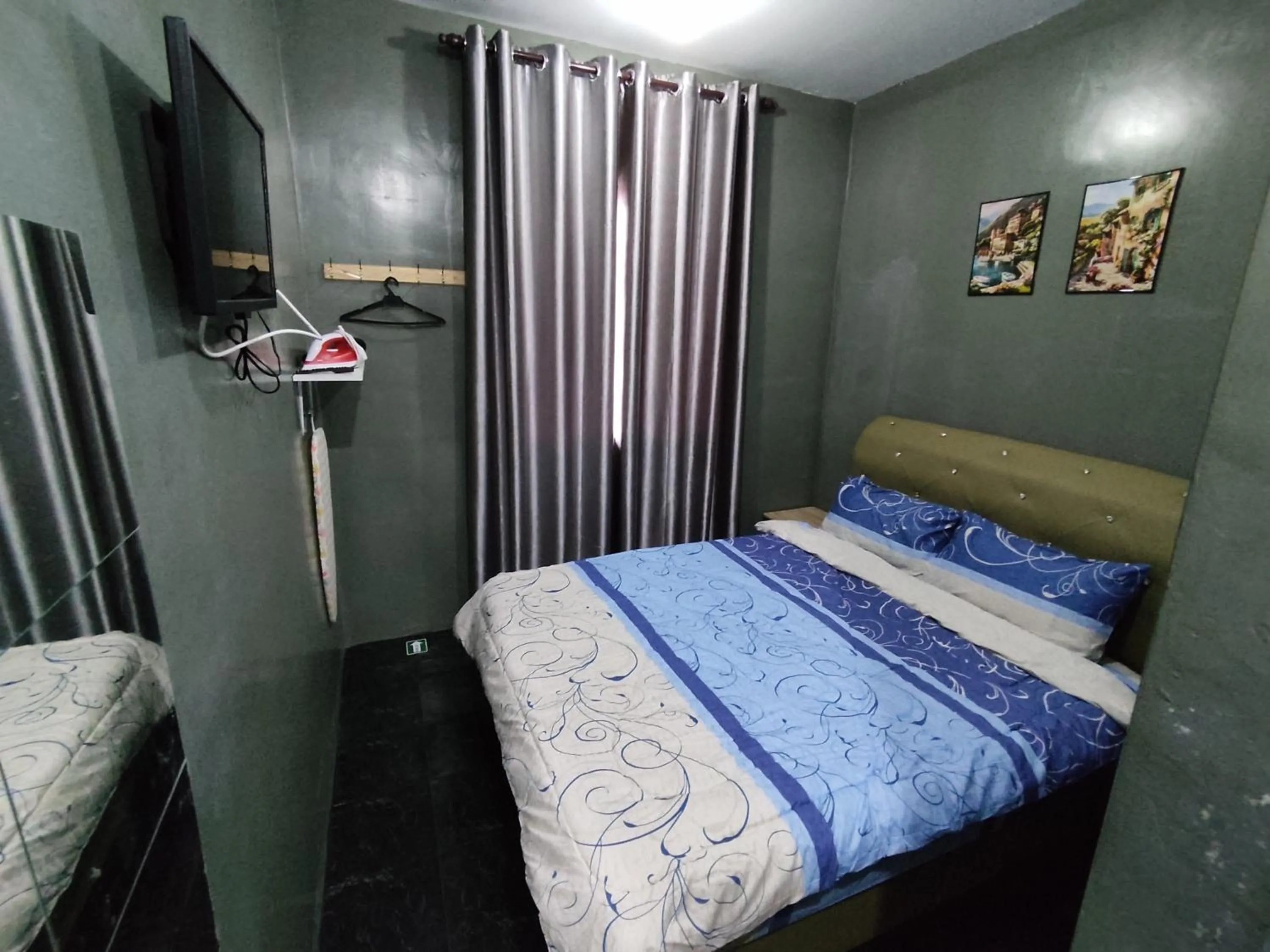 Photo of the whole room, Bed in Hotel Oasis