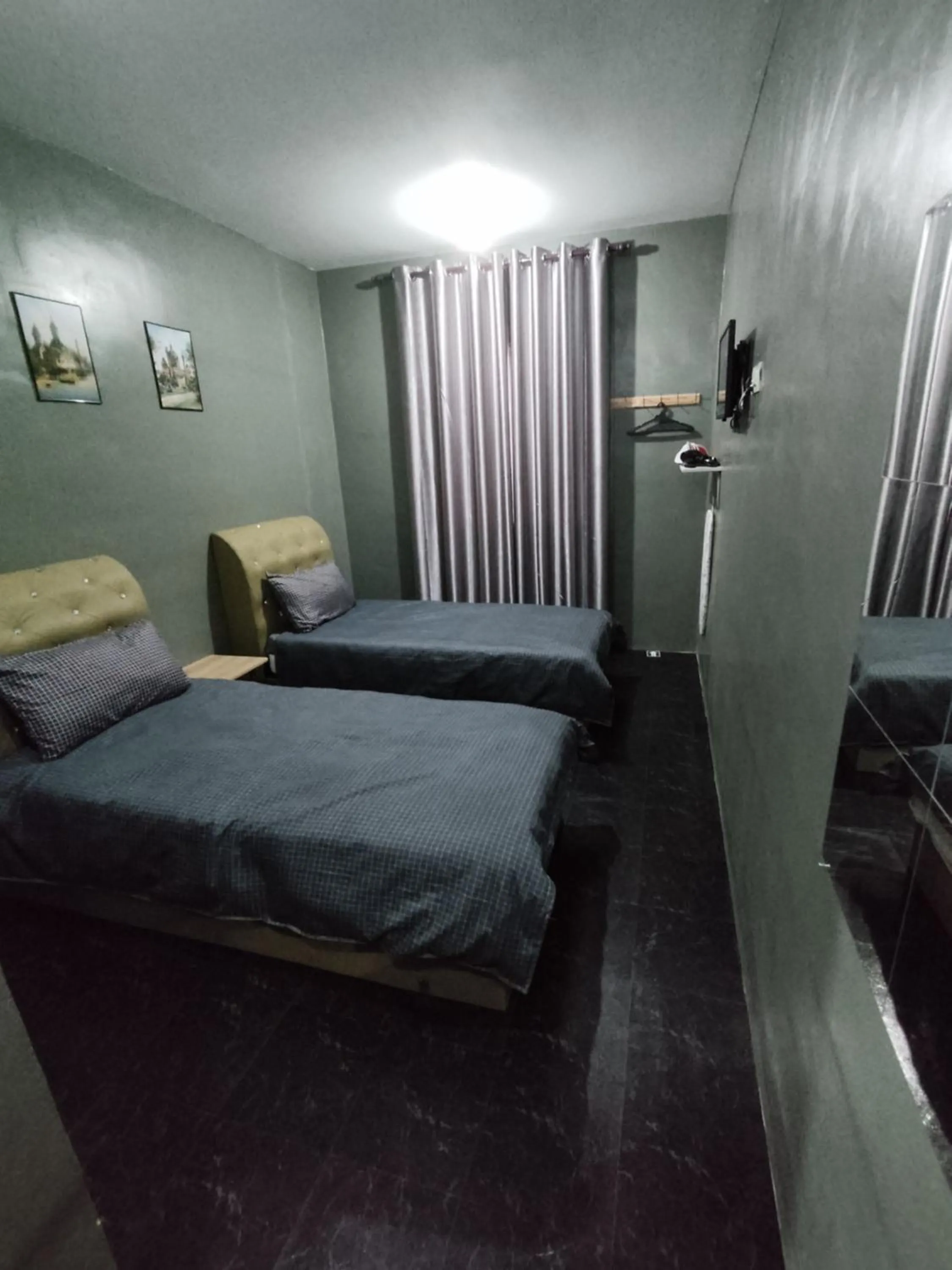 Bedroom, Bed in Hotel Oasis
