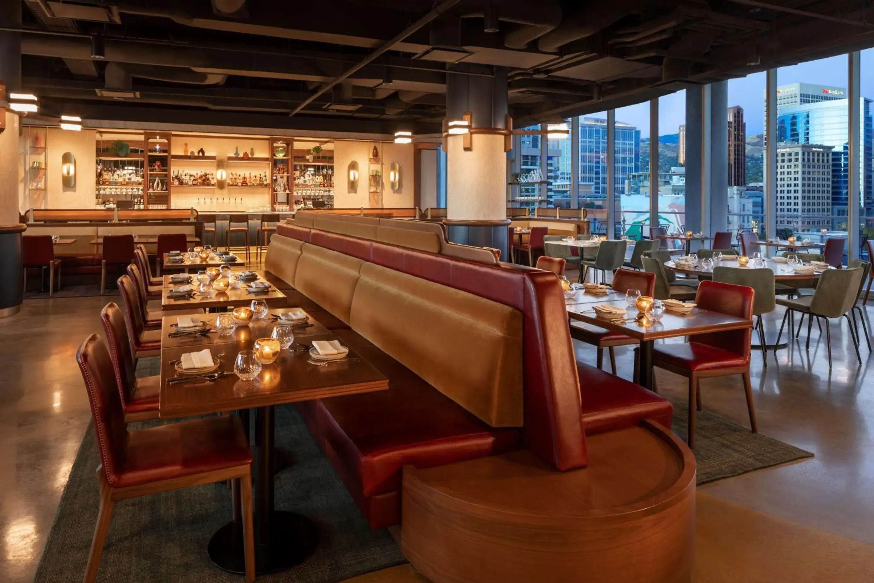 Lounge or bar in Hyatt Regency Salt Lake City Lounge or bar in Hyatt Regency Salt Lake City