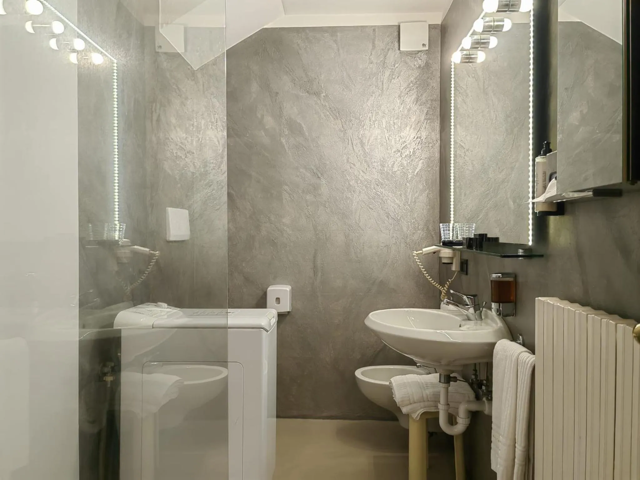 Bathroom in Hotel Ancora