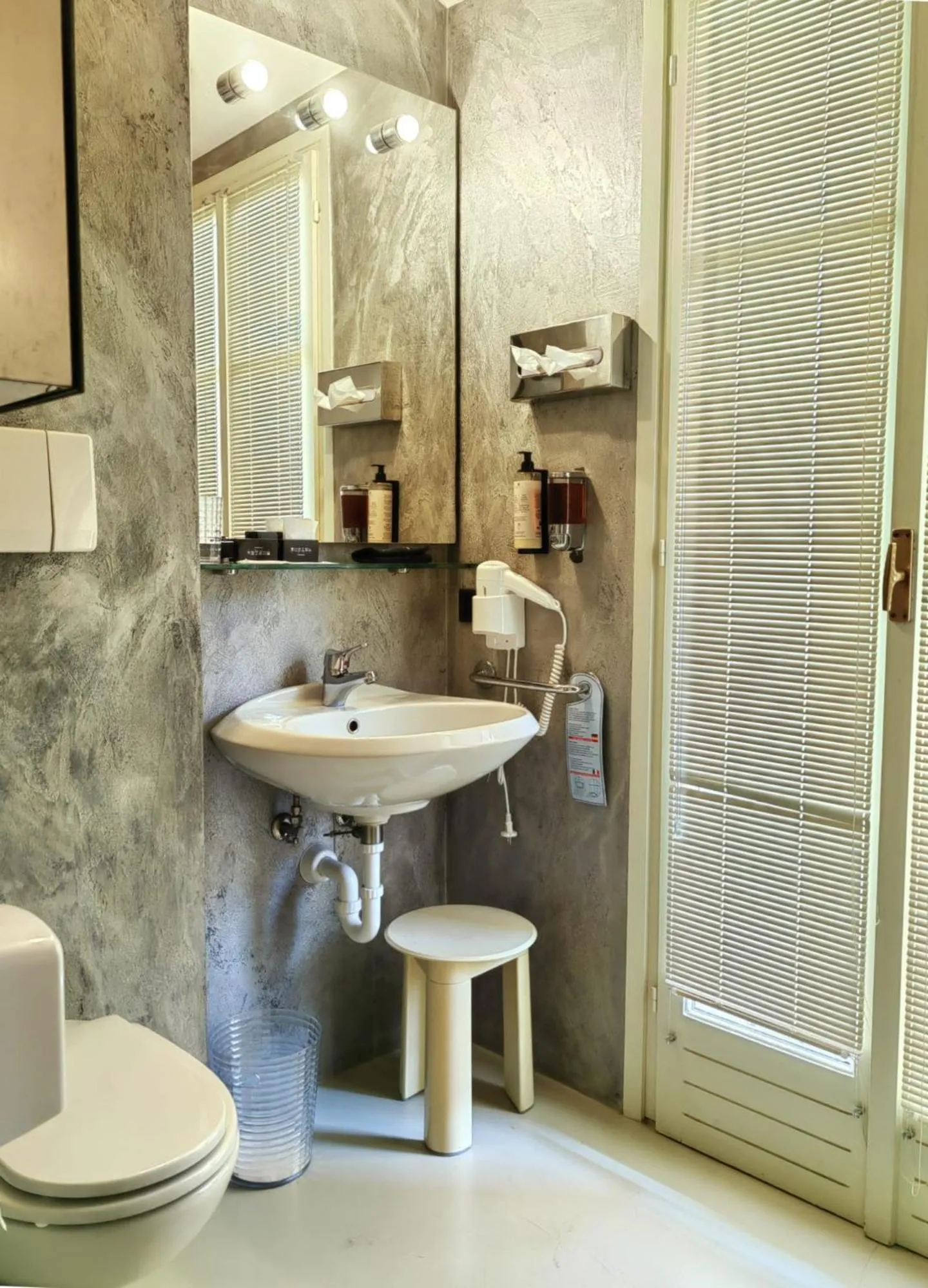 Bathroom in Hotel Ancora