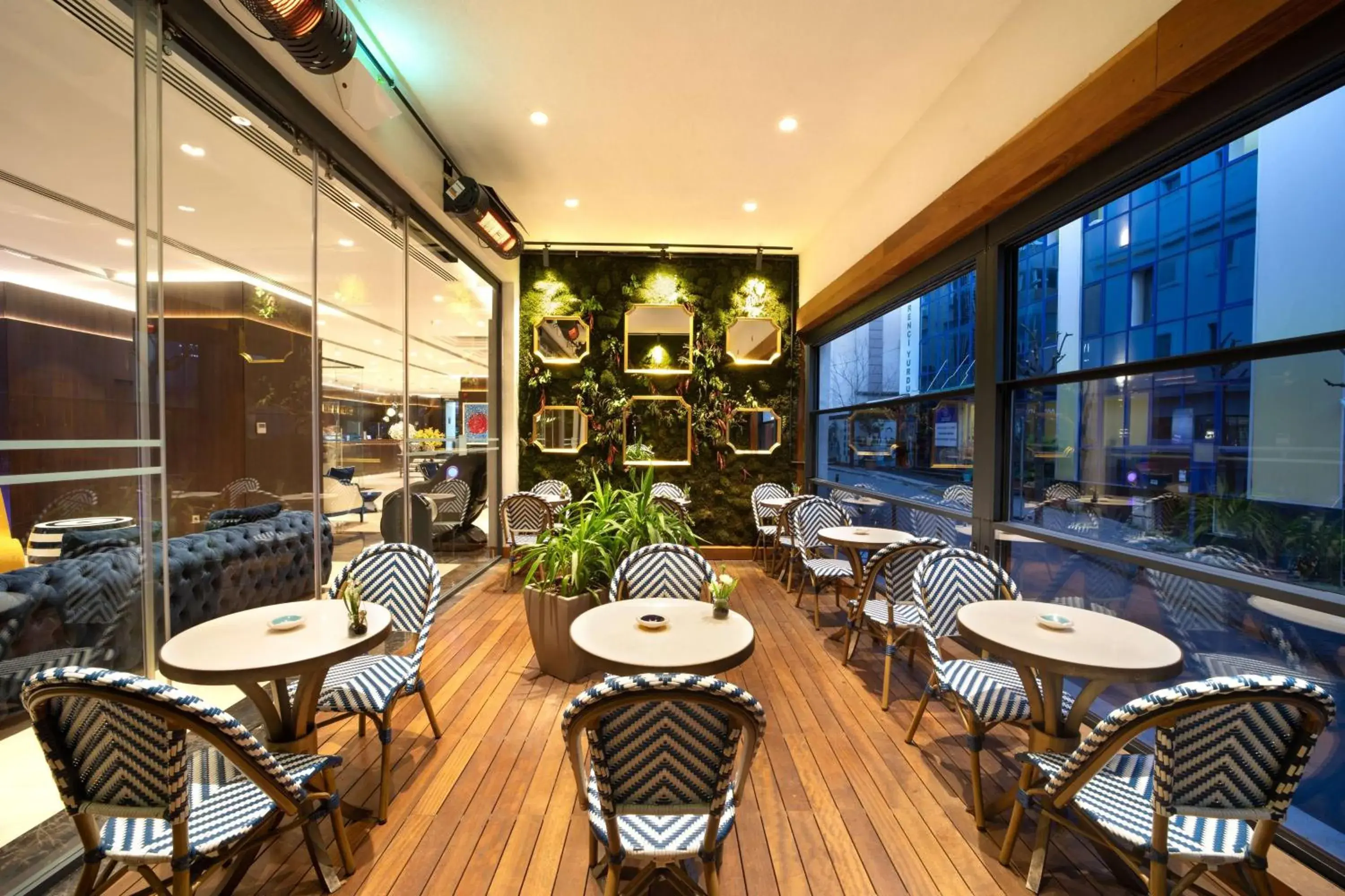 Restaurant/places to eat in TRYP By Wyndham Istanbul Sisli Hotel Restaurant/places to eat in TRYP By Wyndham Istanbul Sisli Hotel