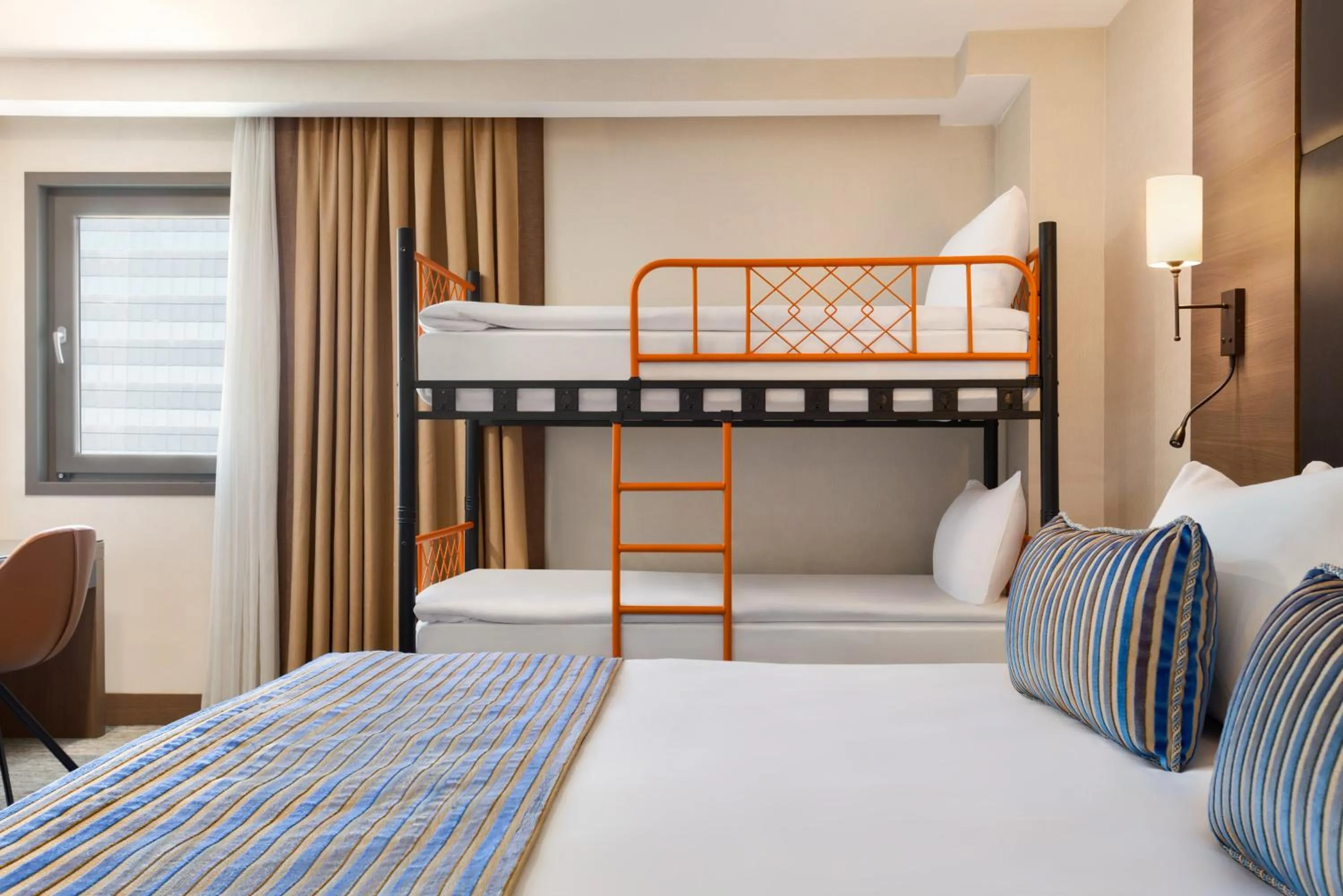 Bedroom, Bed in TRYP By Wyndham Istanbul Sisli Hotel
