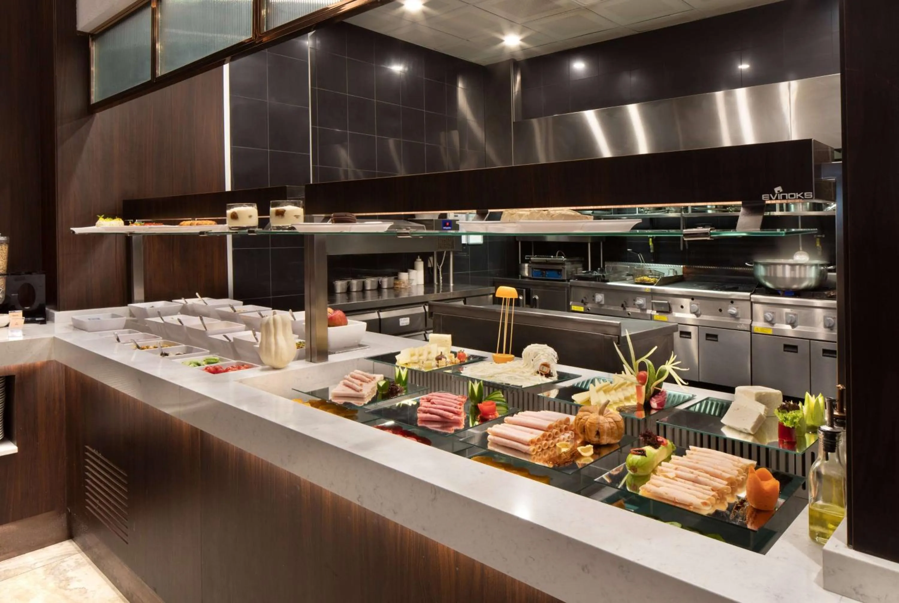 Restaurant/places to eat in TRYP By Wyndham Istanbul Sisli Hotel