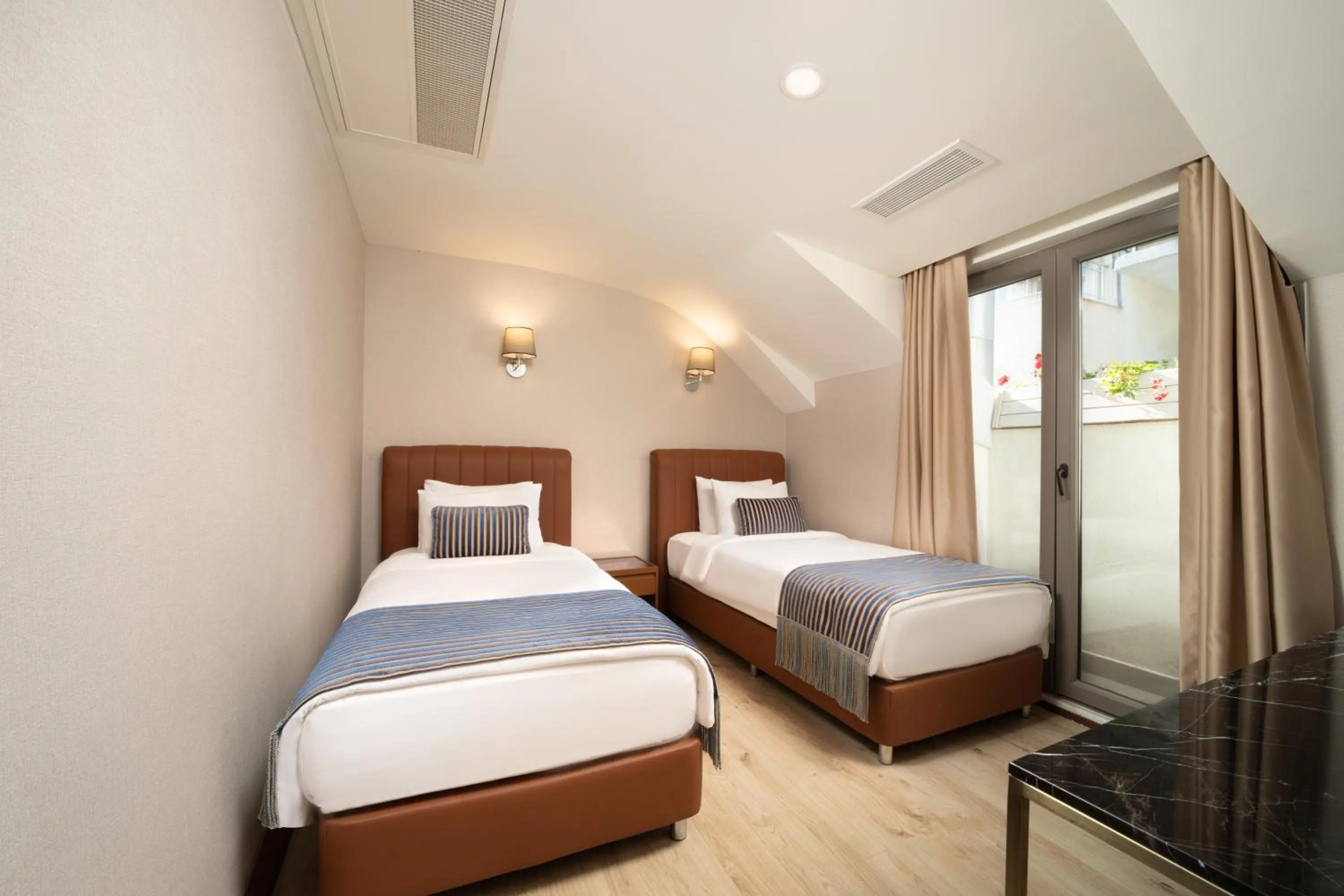 Bedroom, Bed in TRYP By Wyndham Istanbul Sisli Hotel