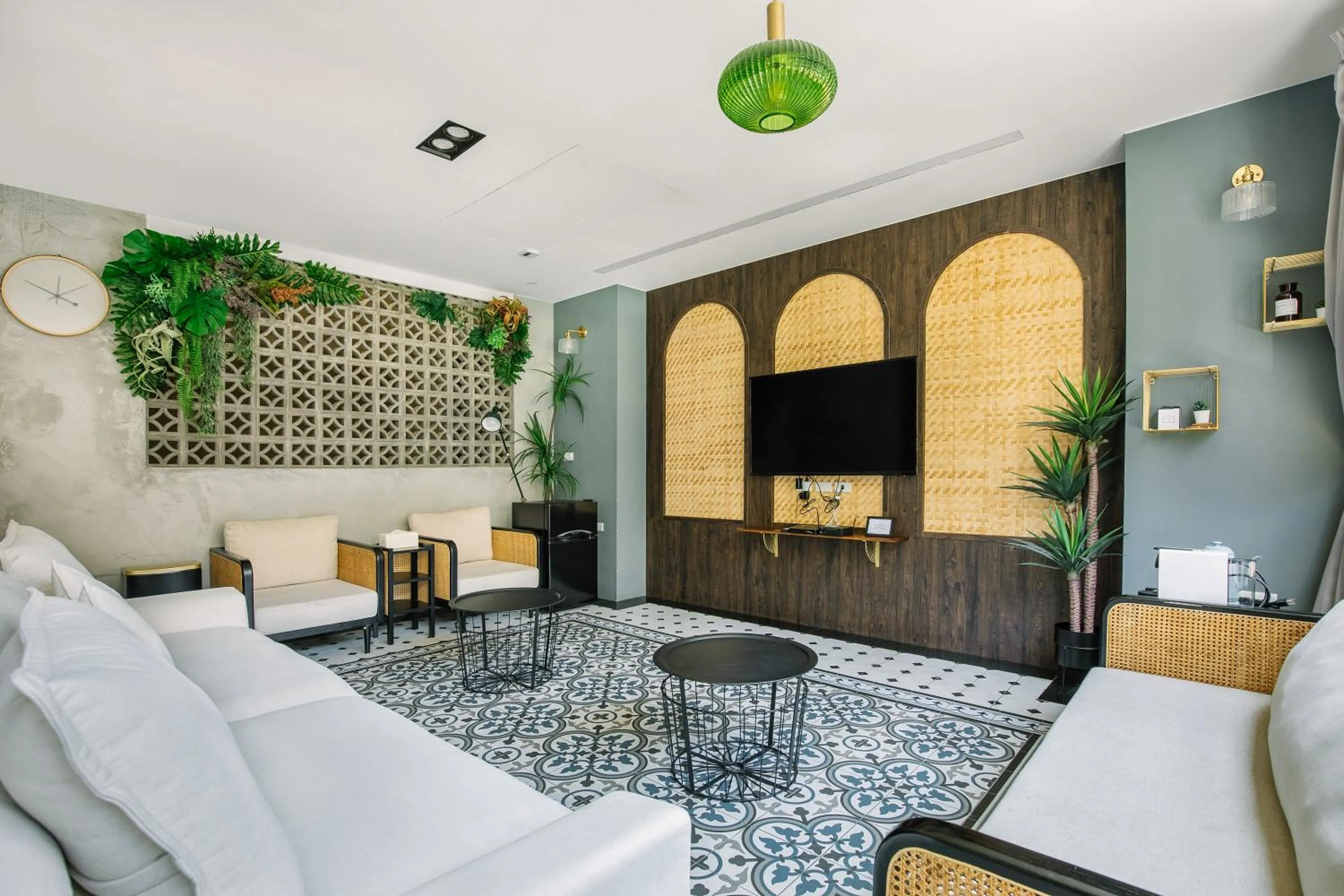 TV and multimedia in Nan Nan