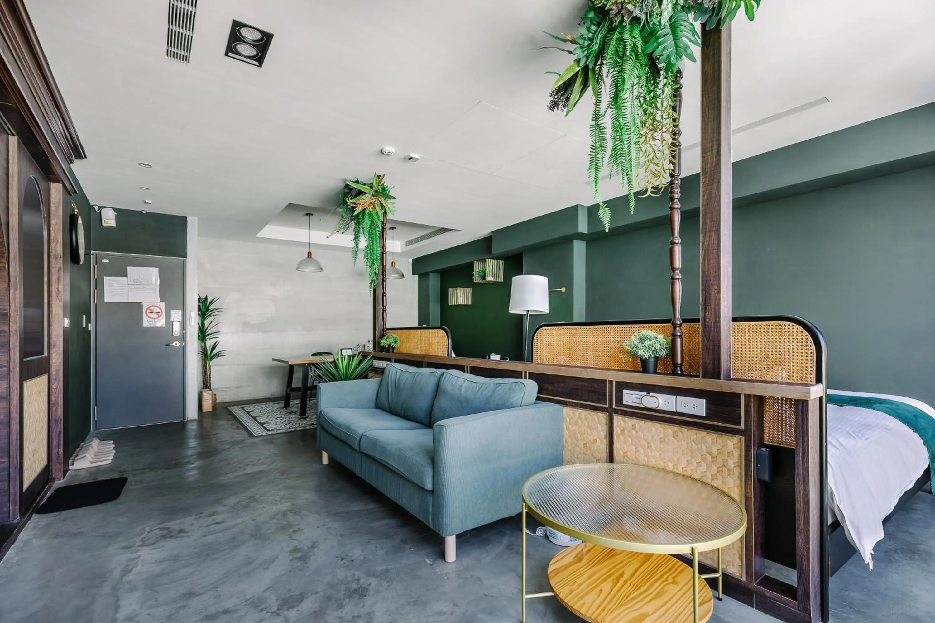 Photo of the whole room in Nan Nan