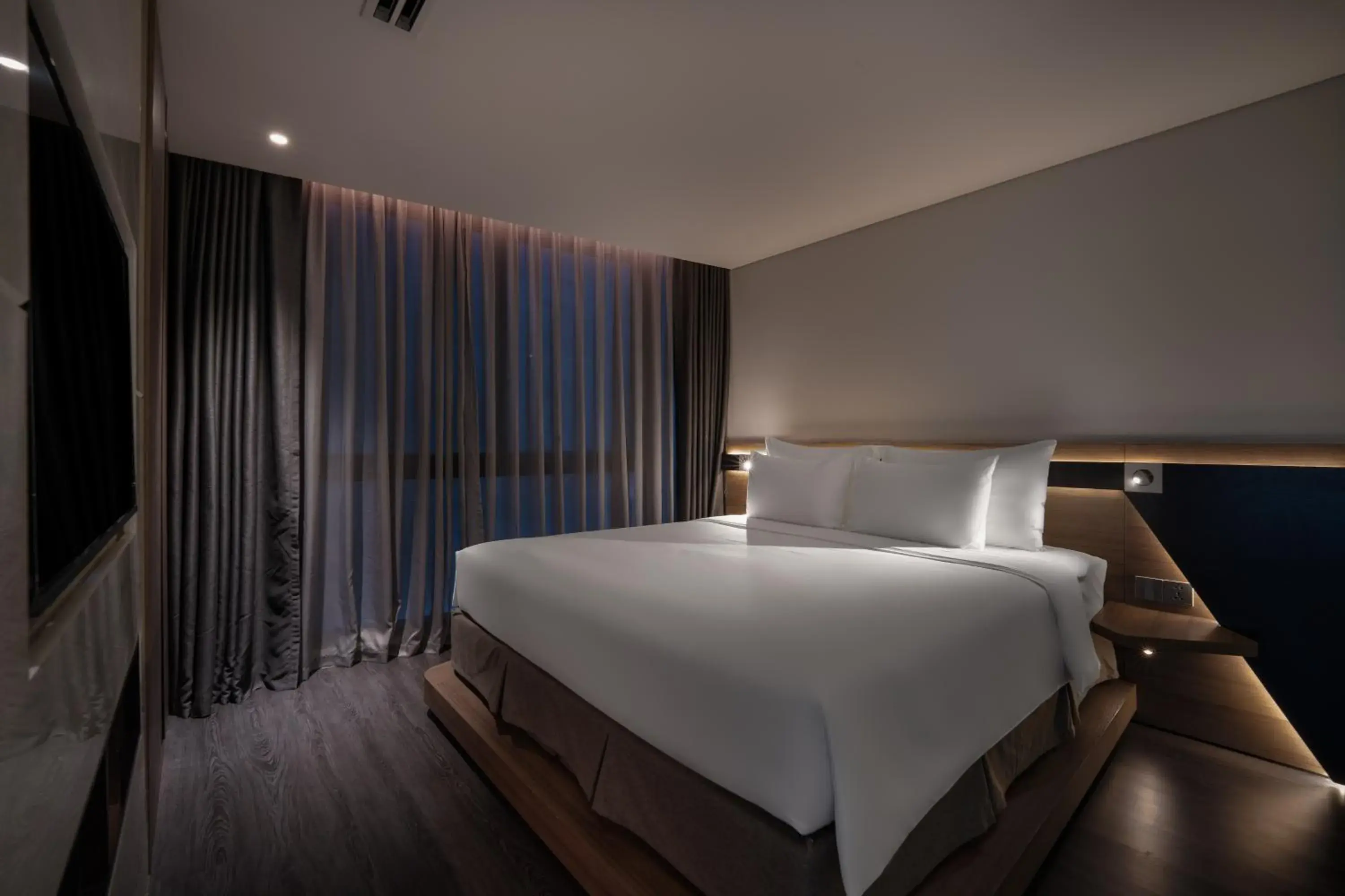 Property building, Bed in Draco Hotel & Suites Property building, Bed in Draco Hotel & Suites