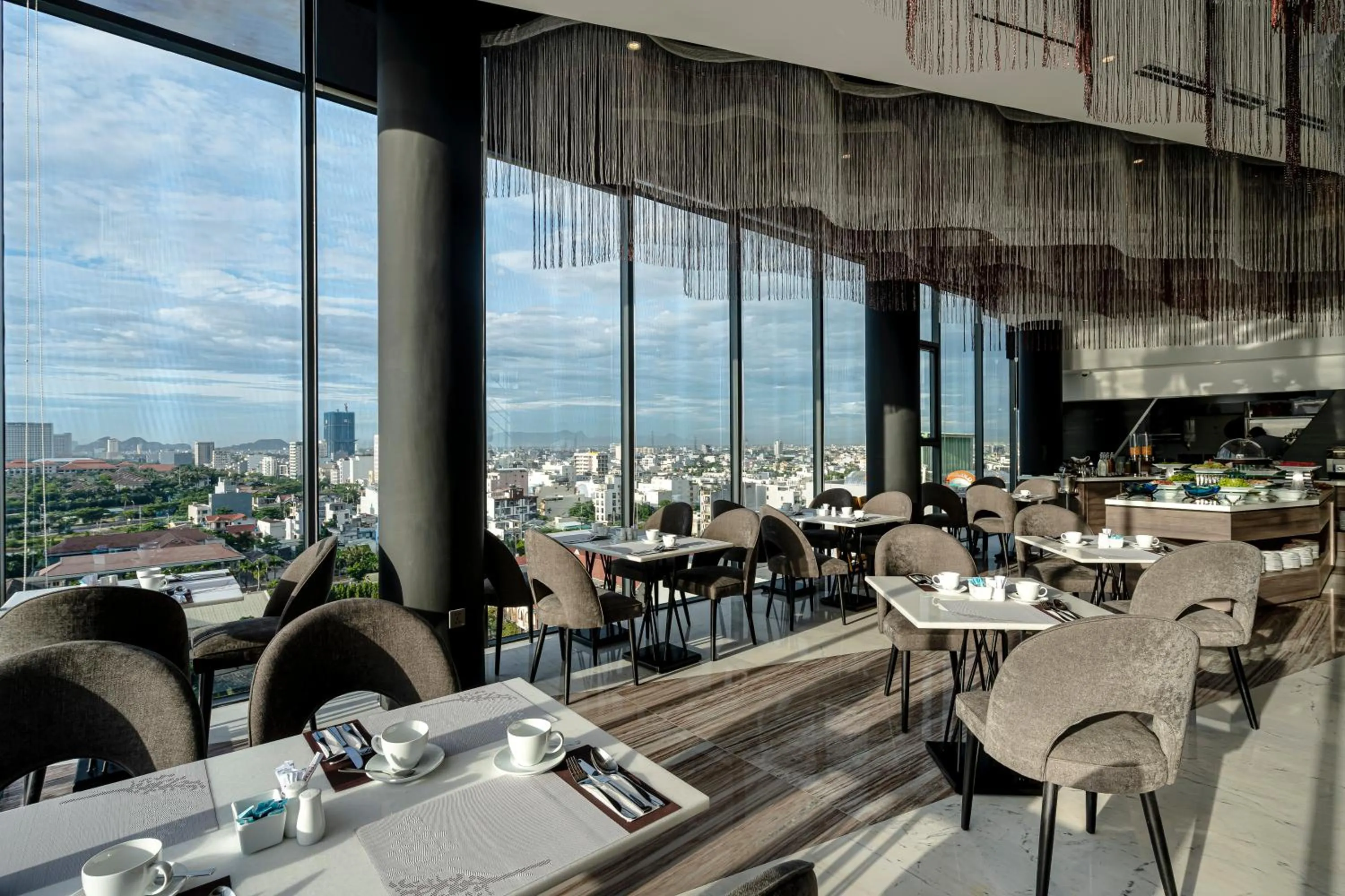 Restaurant/places to eat in Draco Hotel & Suites