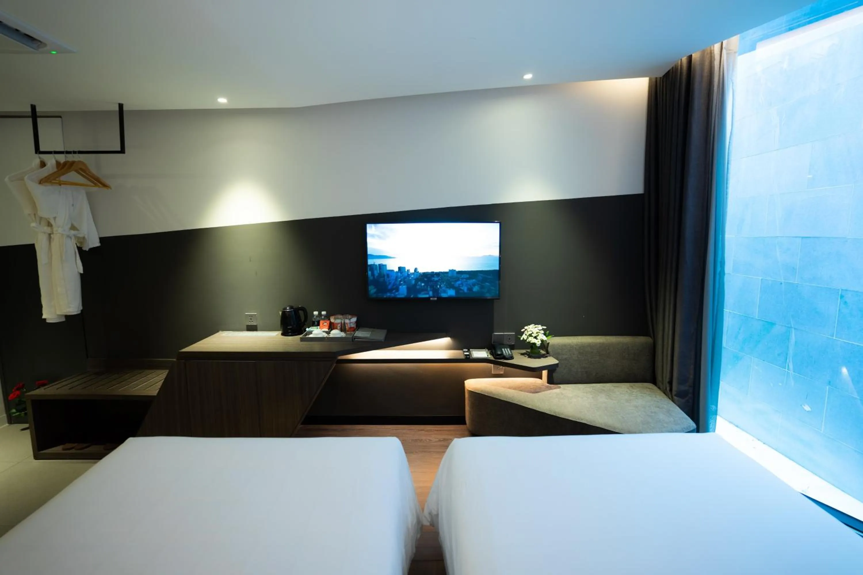 Photo of the whole room, Bed in Draco Hotel & Suites