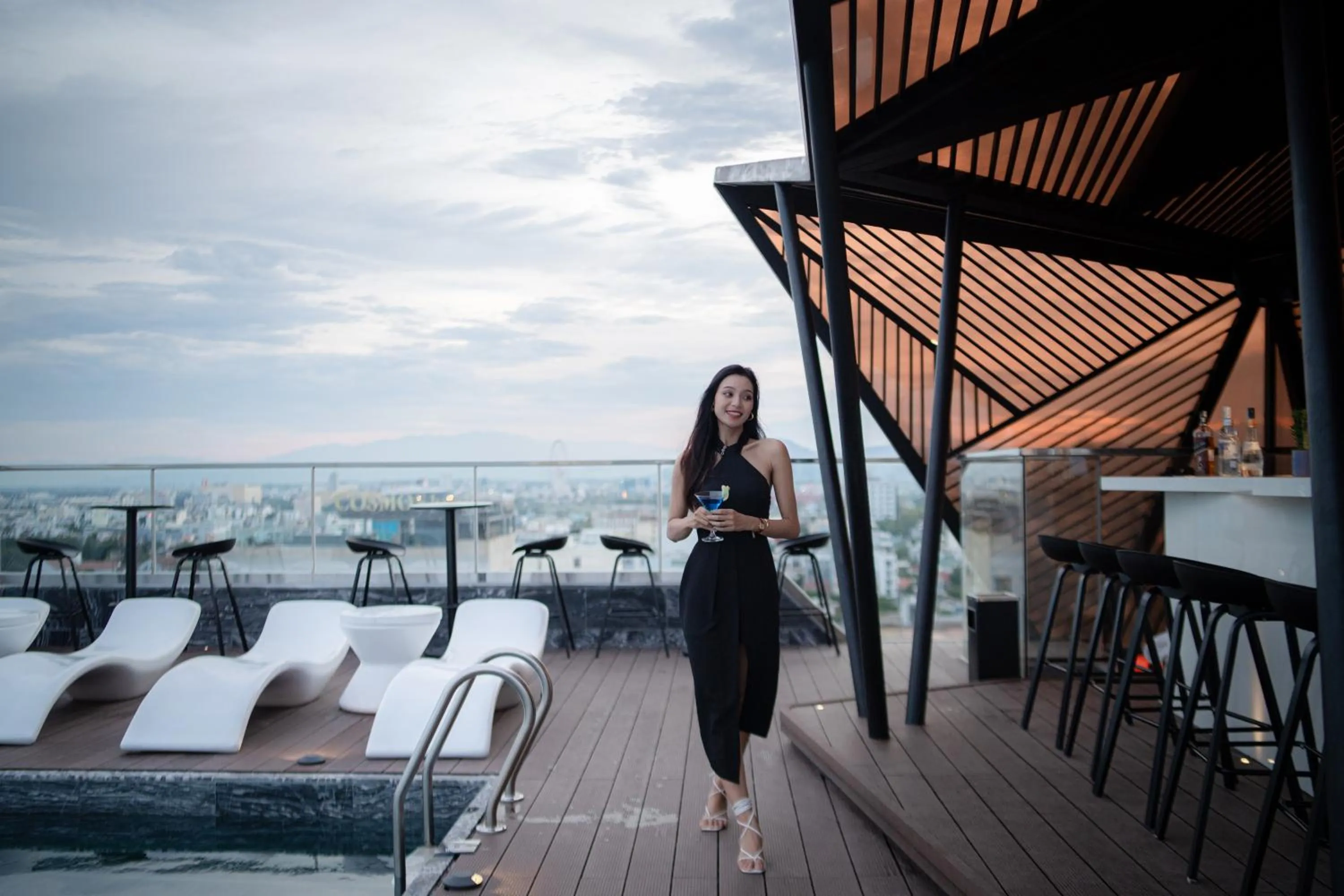 Lounge or bar in Draco Hotel & Suites