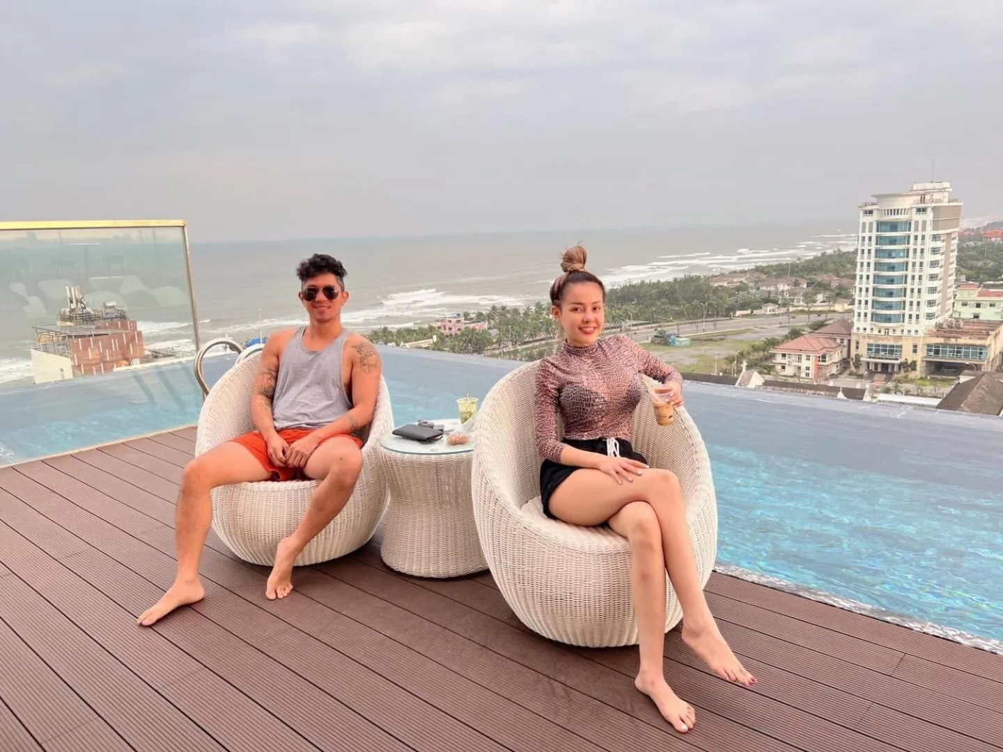 Swimming pool in Draco Hotel & Suites