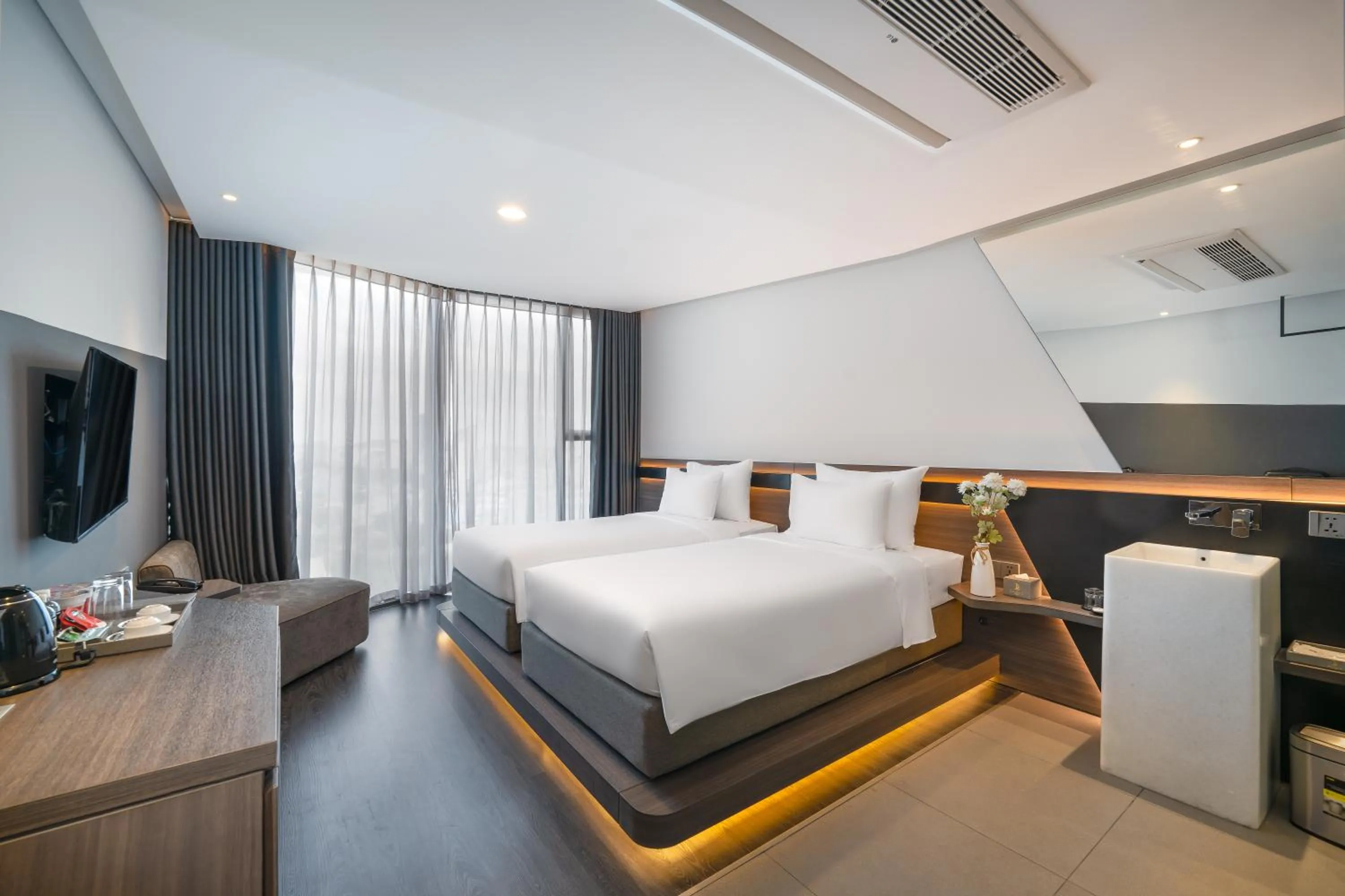 Photo of the whole room, Bed in Draco Hotel & Suites