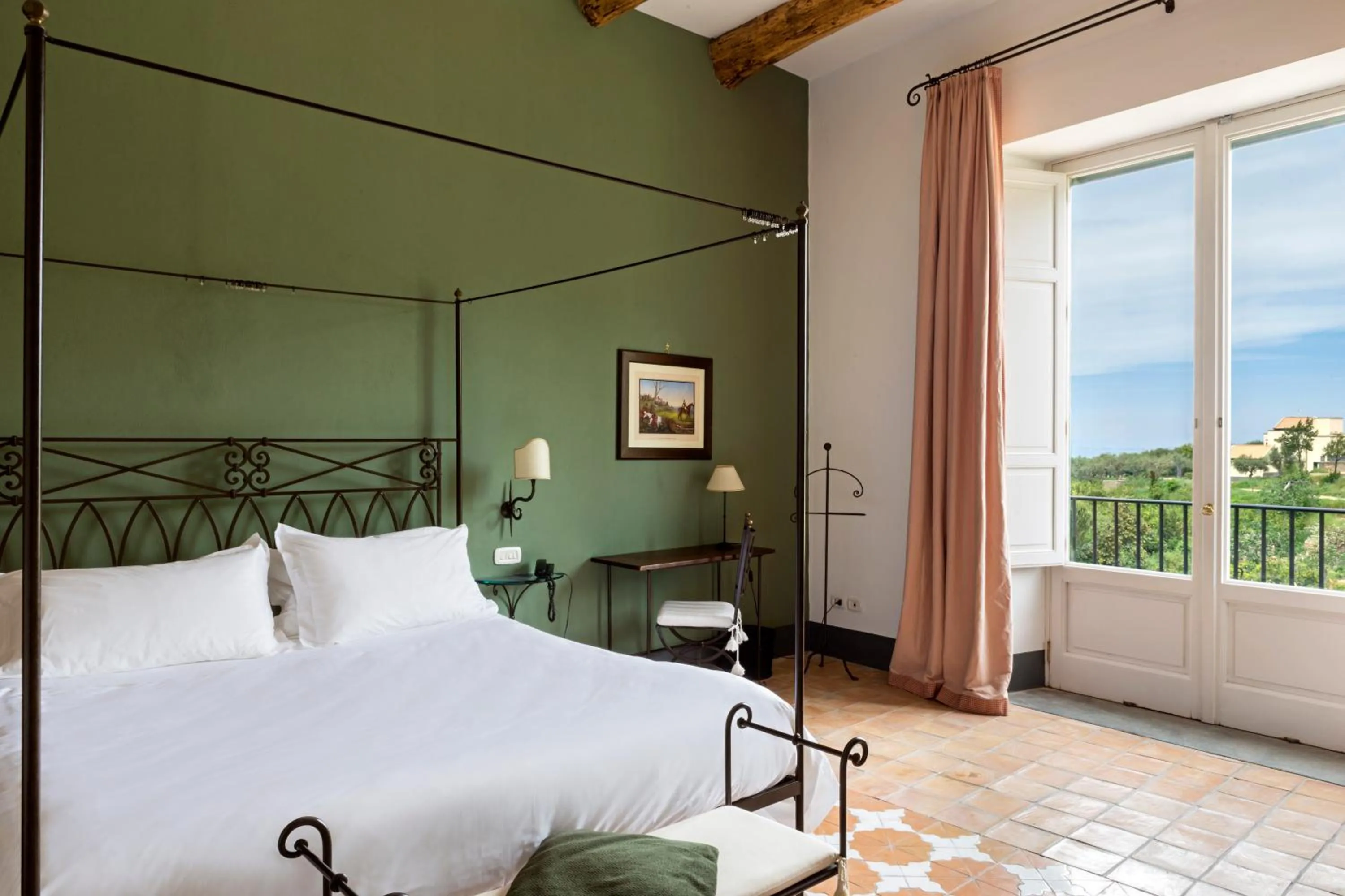 Day, Bed in Relais Regina Giovanna