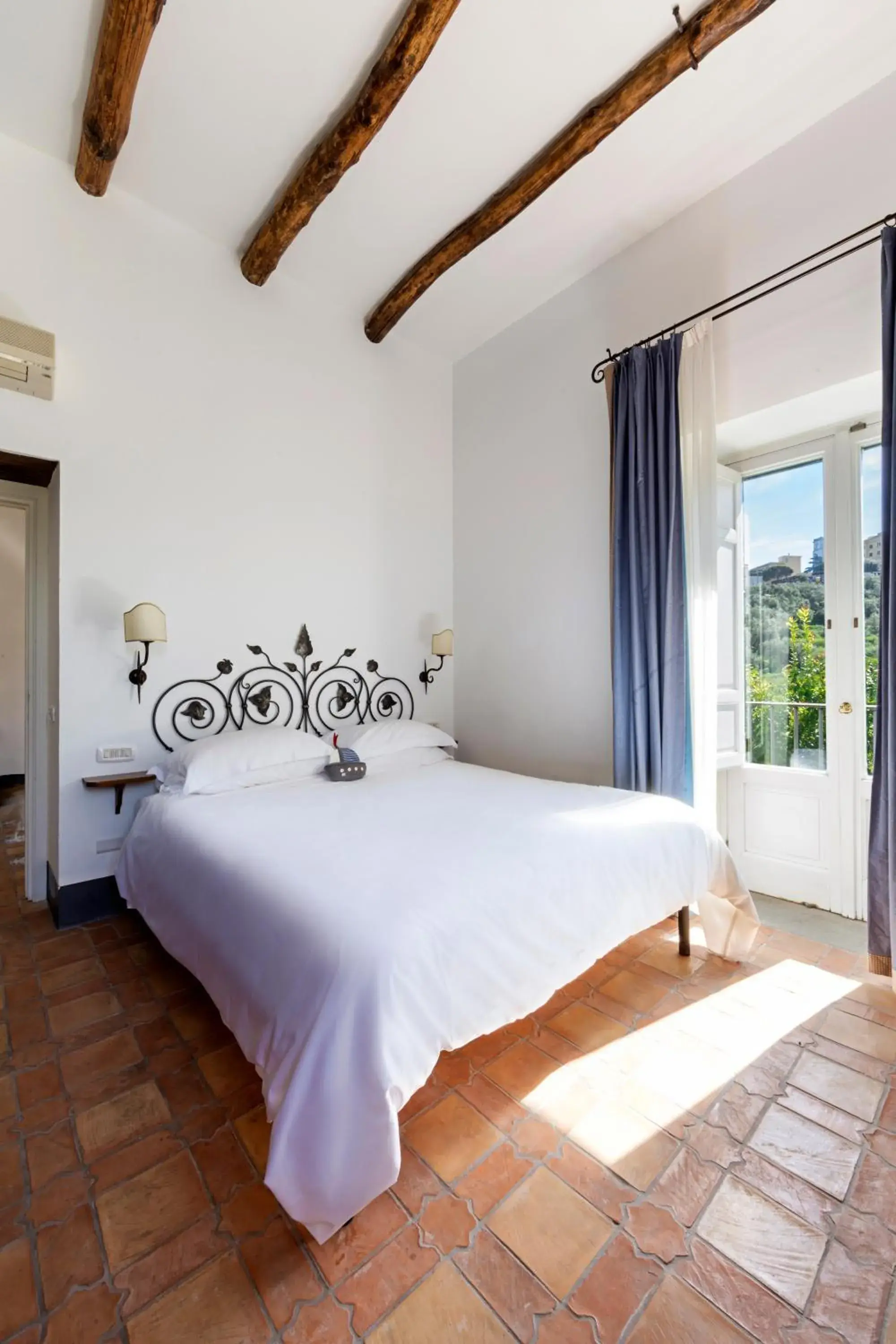 Family Room (3 Adults + 1 Child) - La Corte in Relais Regina Giovanna Family Room (3 Adults + 1 Child) - La Corte in Relais Regina Giovanna