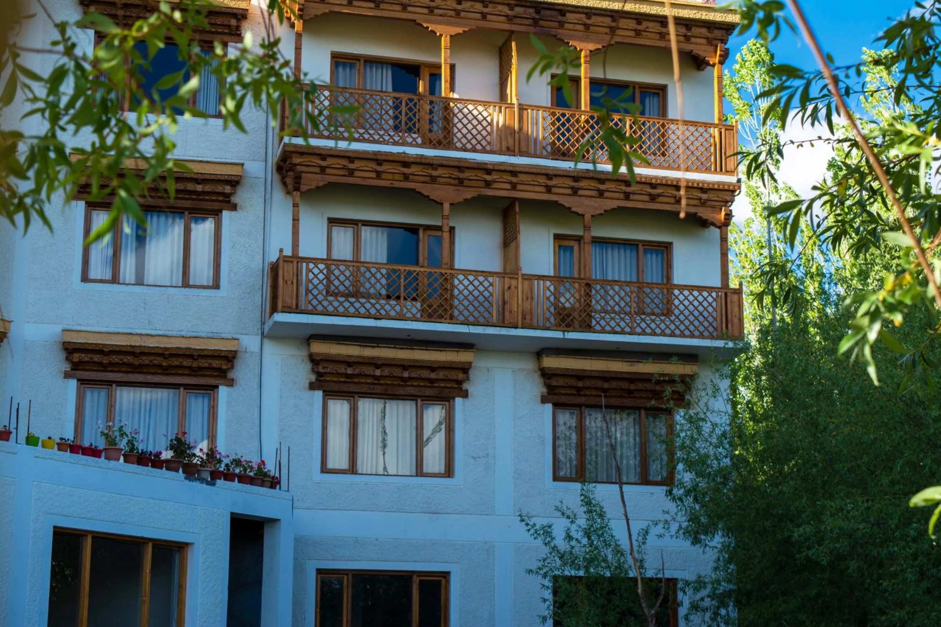 Property building in Hotel Deskitsal